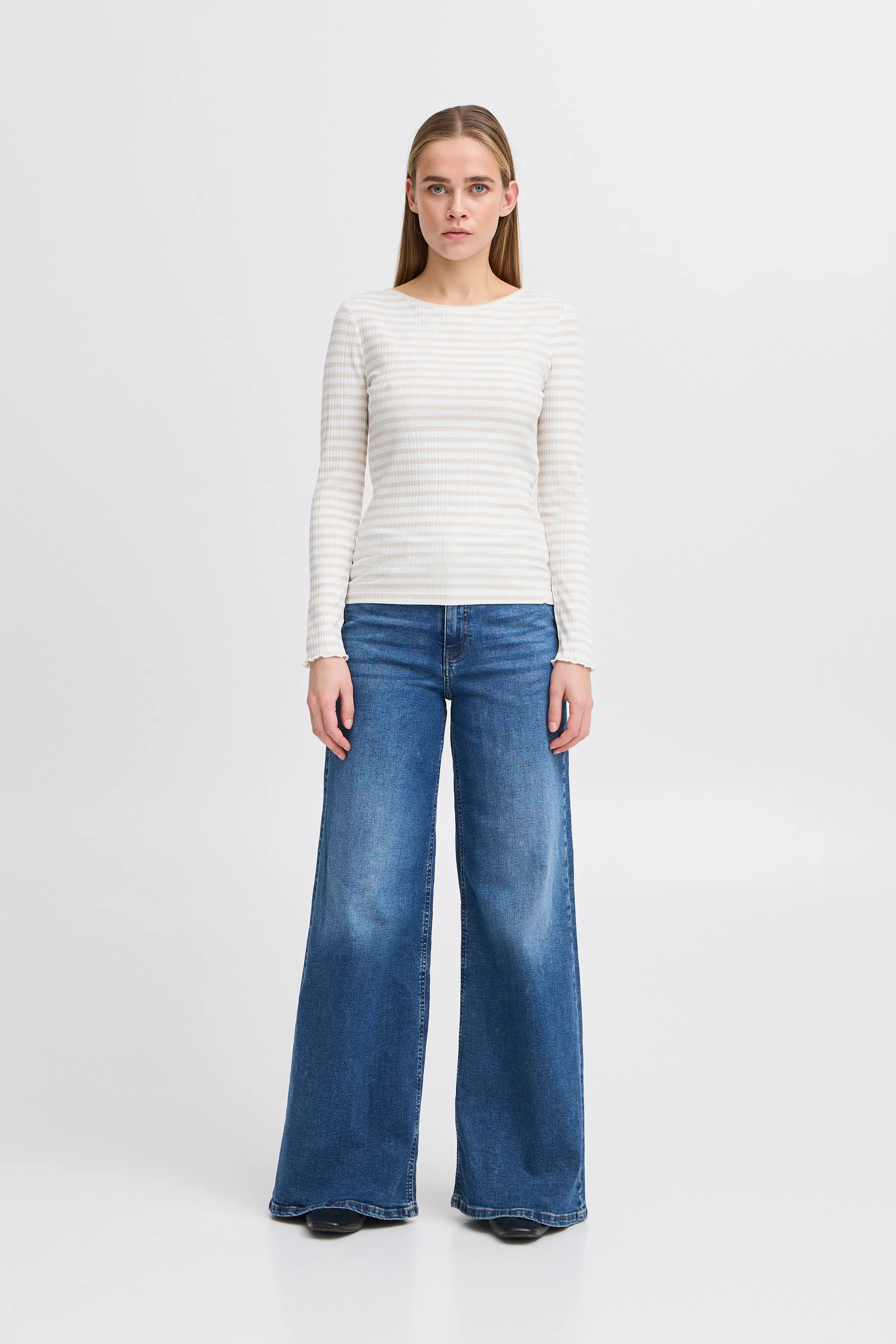 IHCELLA Langermet T-shirt LOOKBOOK FRONT 20122819-130401