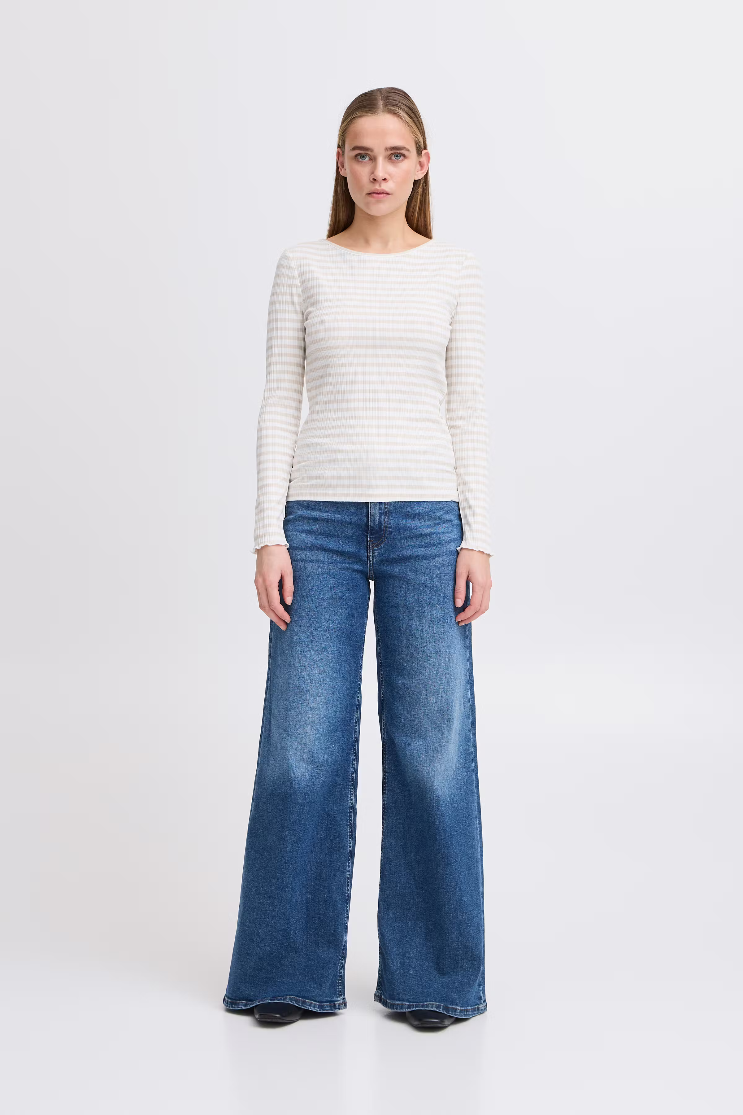 IHCELLA Langermet T-shirt LOOKBOOK FRONT 20122819-130401