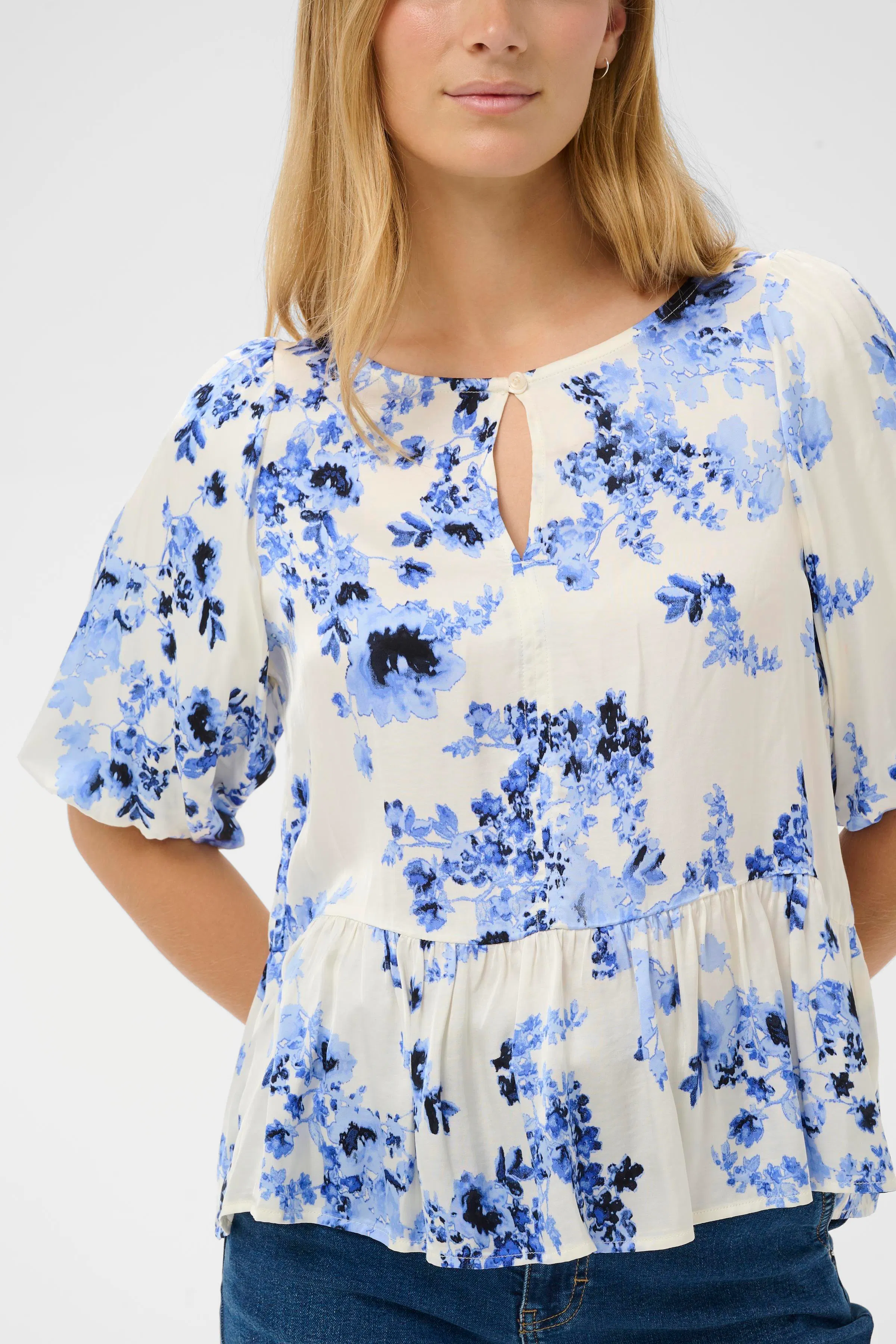 AzeliaPW Bluse LOOKBOOK DETAIL 30310421-305033