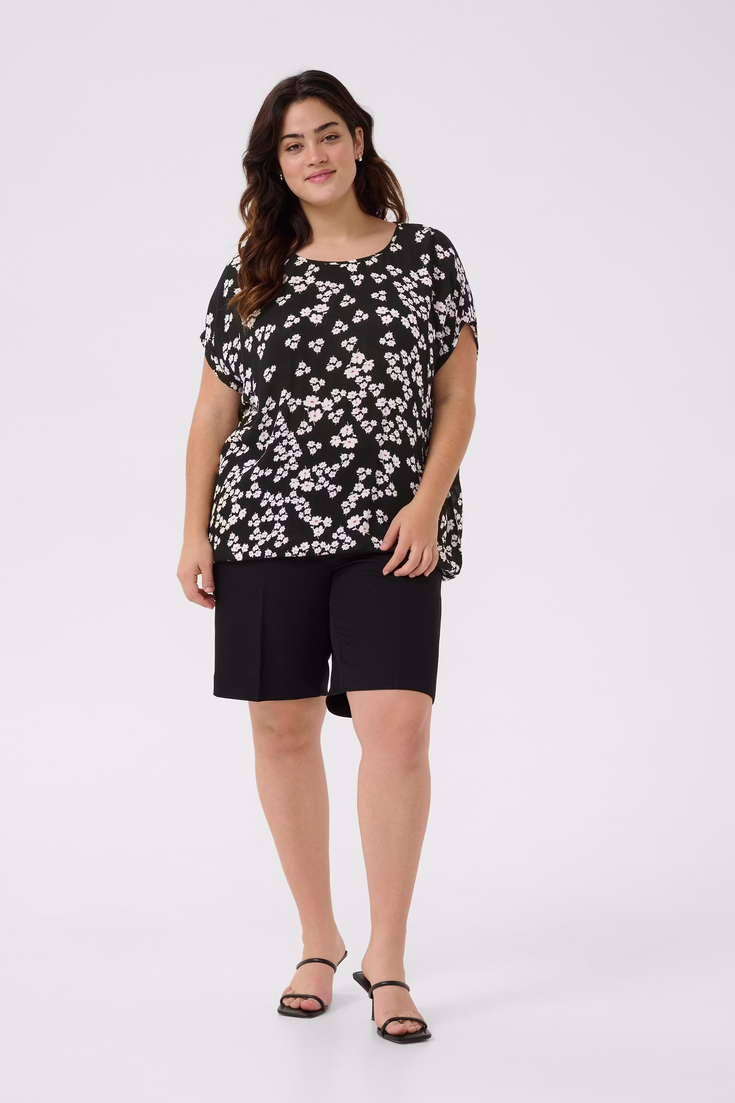 KCami Bluse LOOKBOOK FRONT 10582027-107561