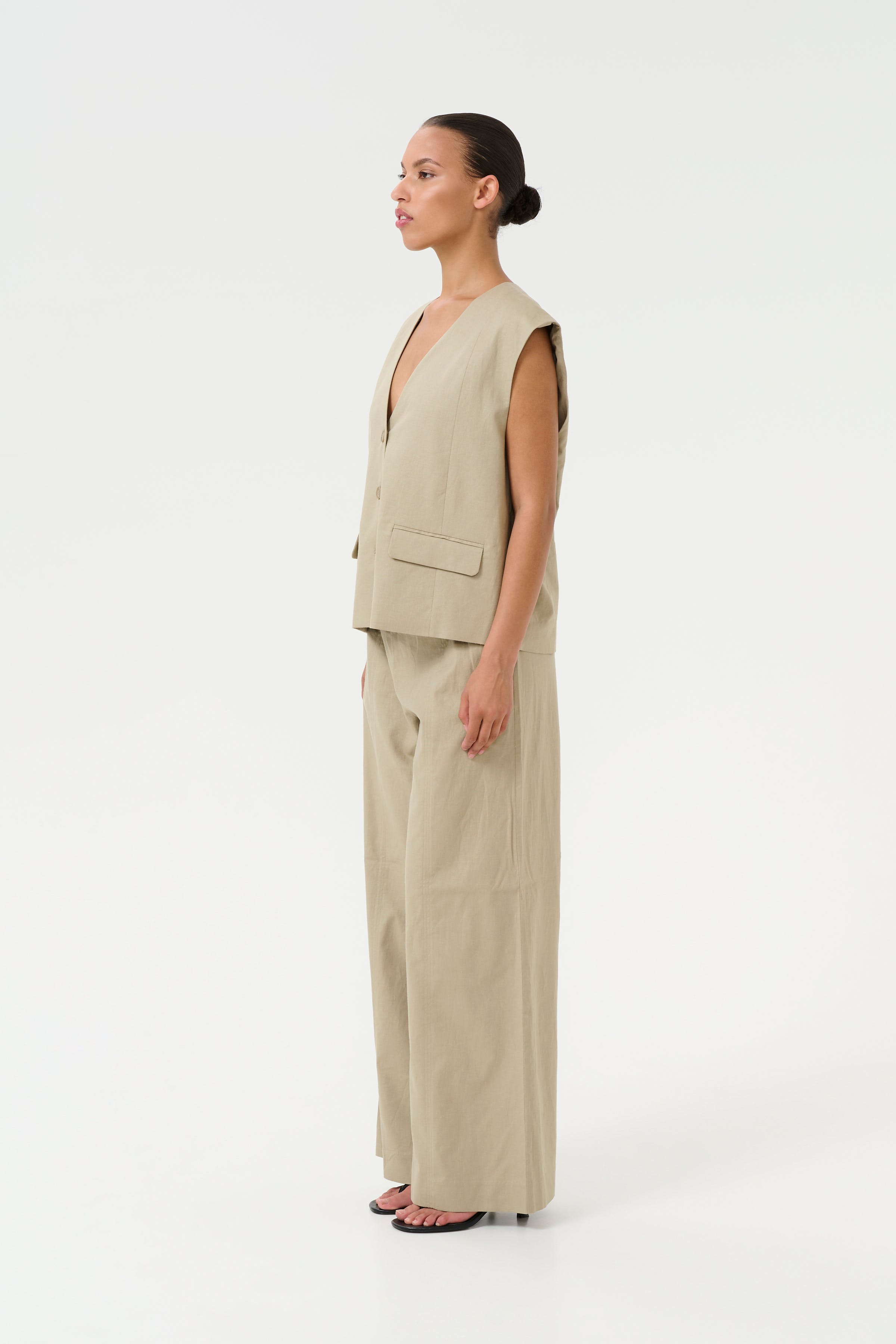 GZizza Trousers LOOKBOOK FRONT 10910517-170510