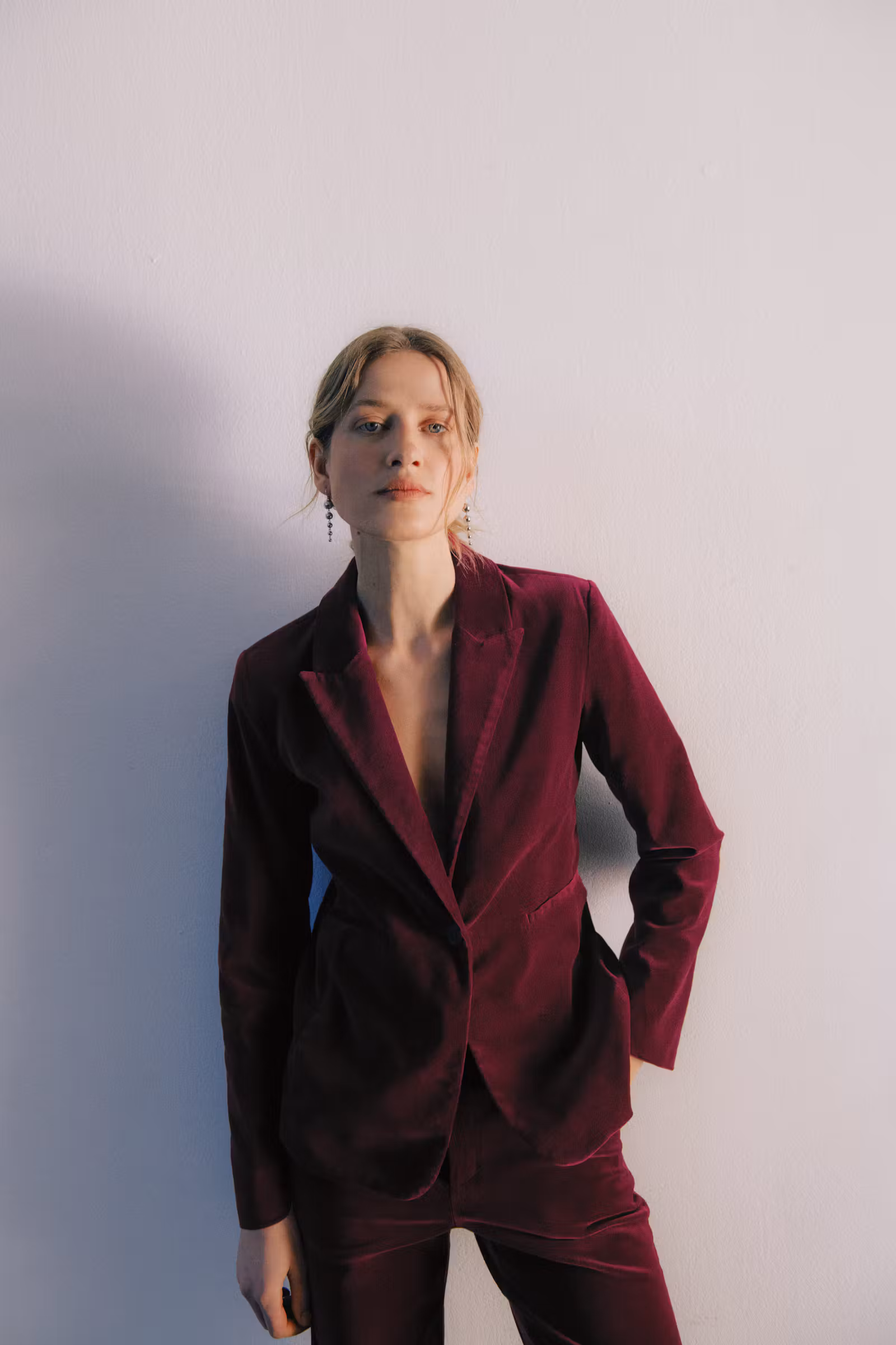DahliaPW Blazer LOCATION NONE 30310925-191650