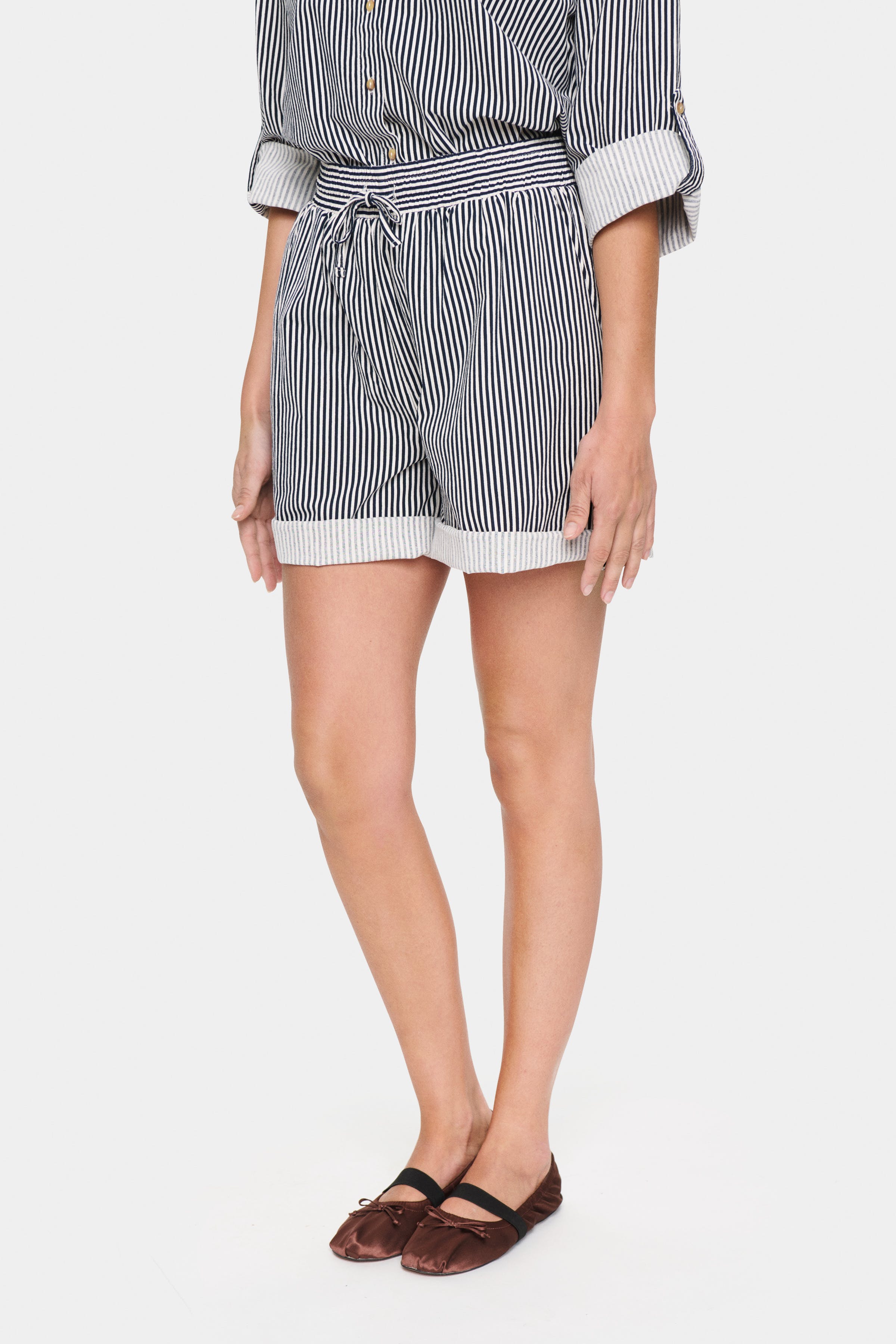 ZalindaSZ Shorts LOOKBOOK FRONT 30513891-303492