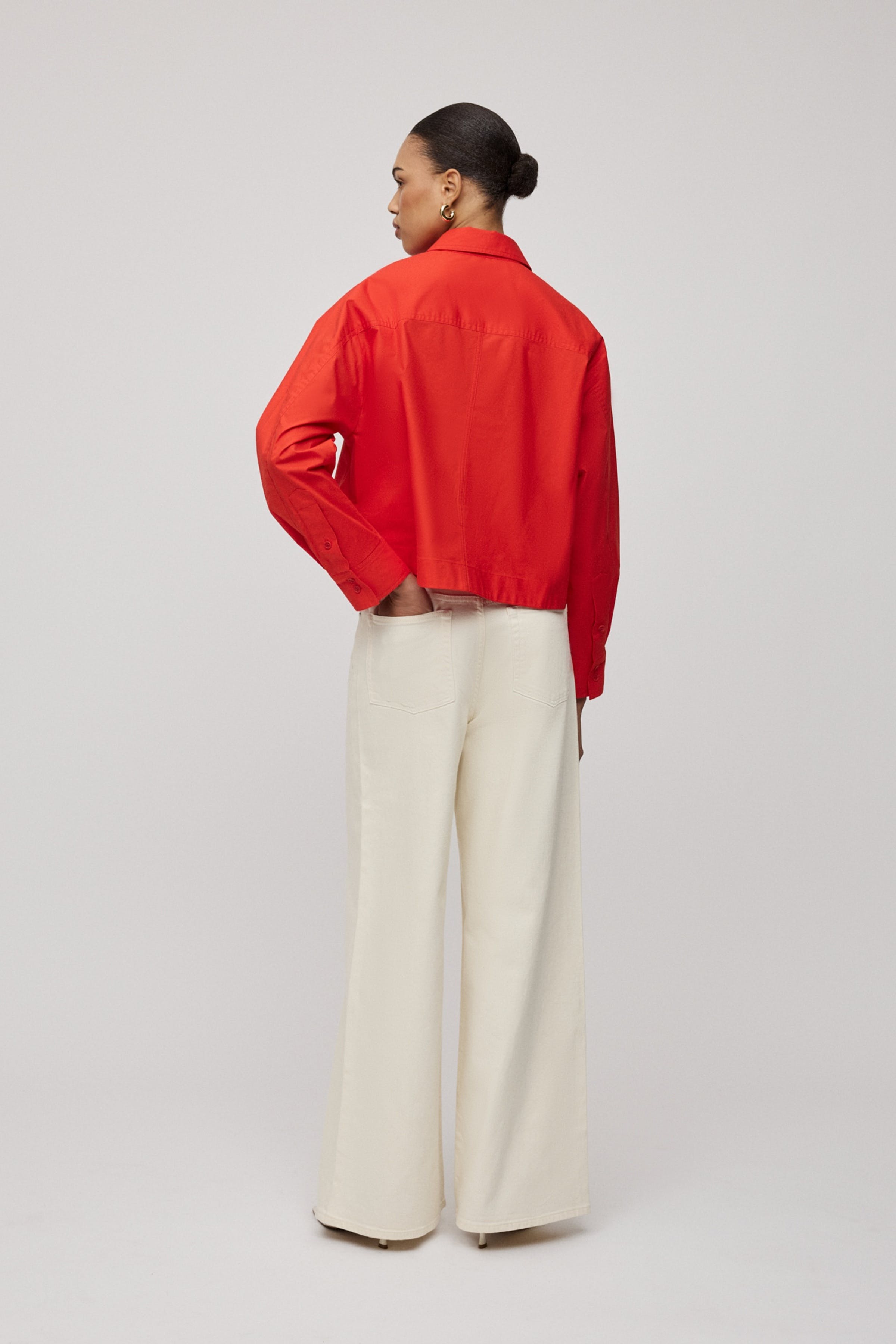 BRITTNEY Blouse LOOKBOOK BACK 30600489-RE330