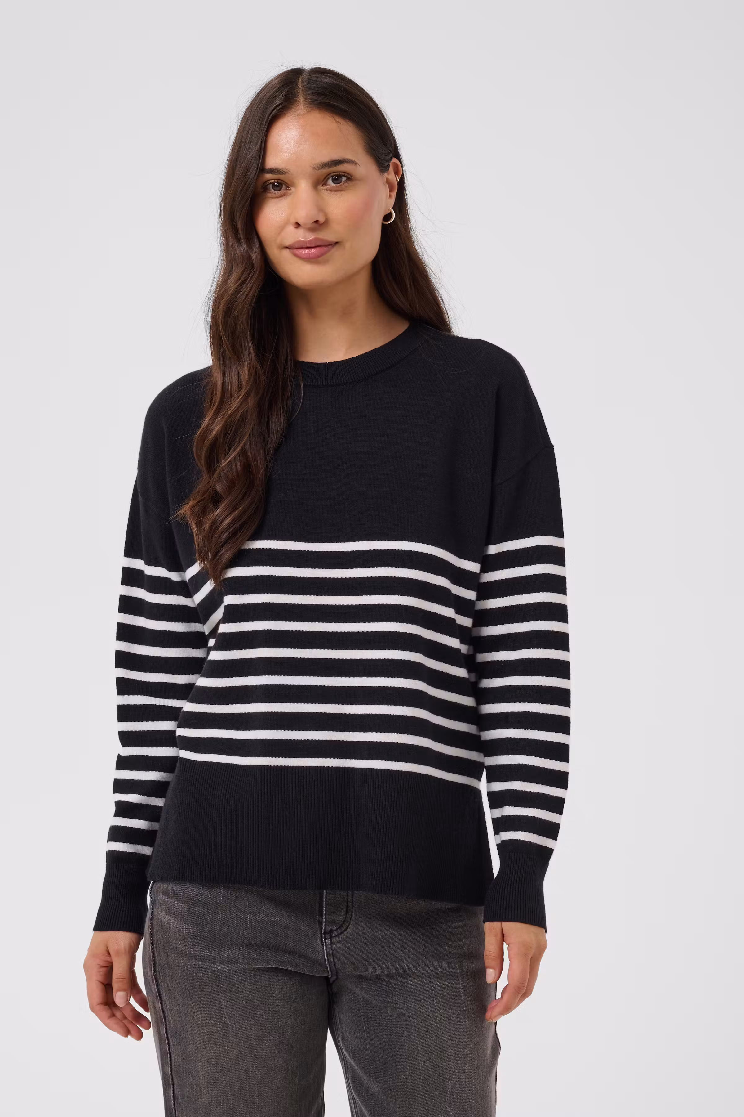 KAlimone Pullover LOOKBOOK FRONT 10511830-1000352