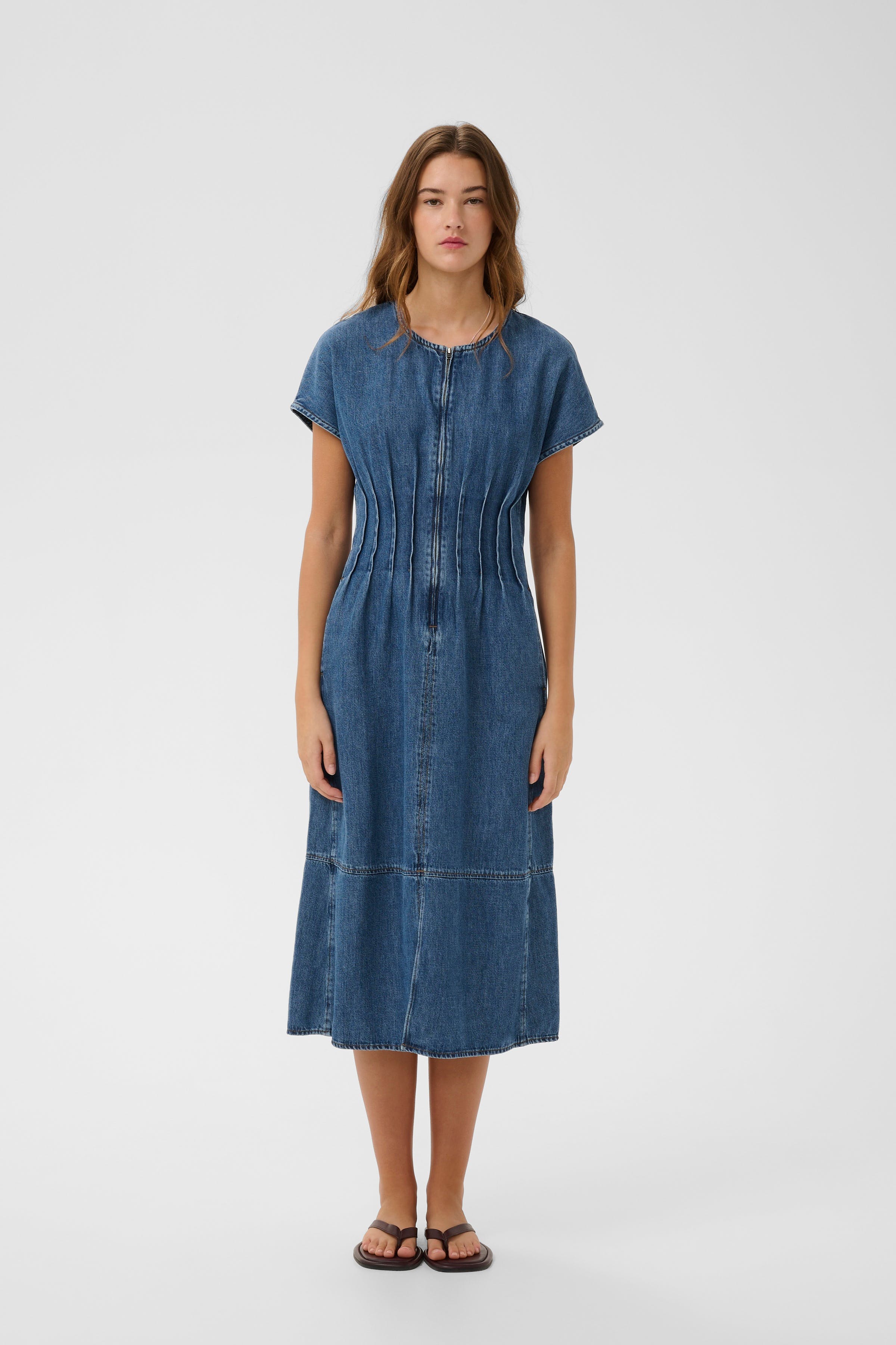 BenovaIW Dress LOOKBOOK FRONT 30111208-300325