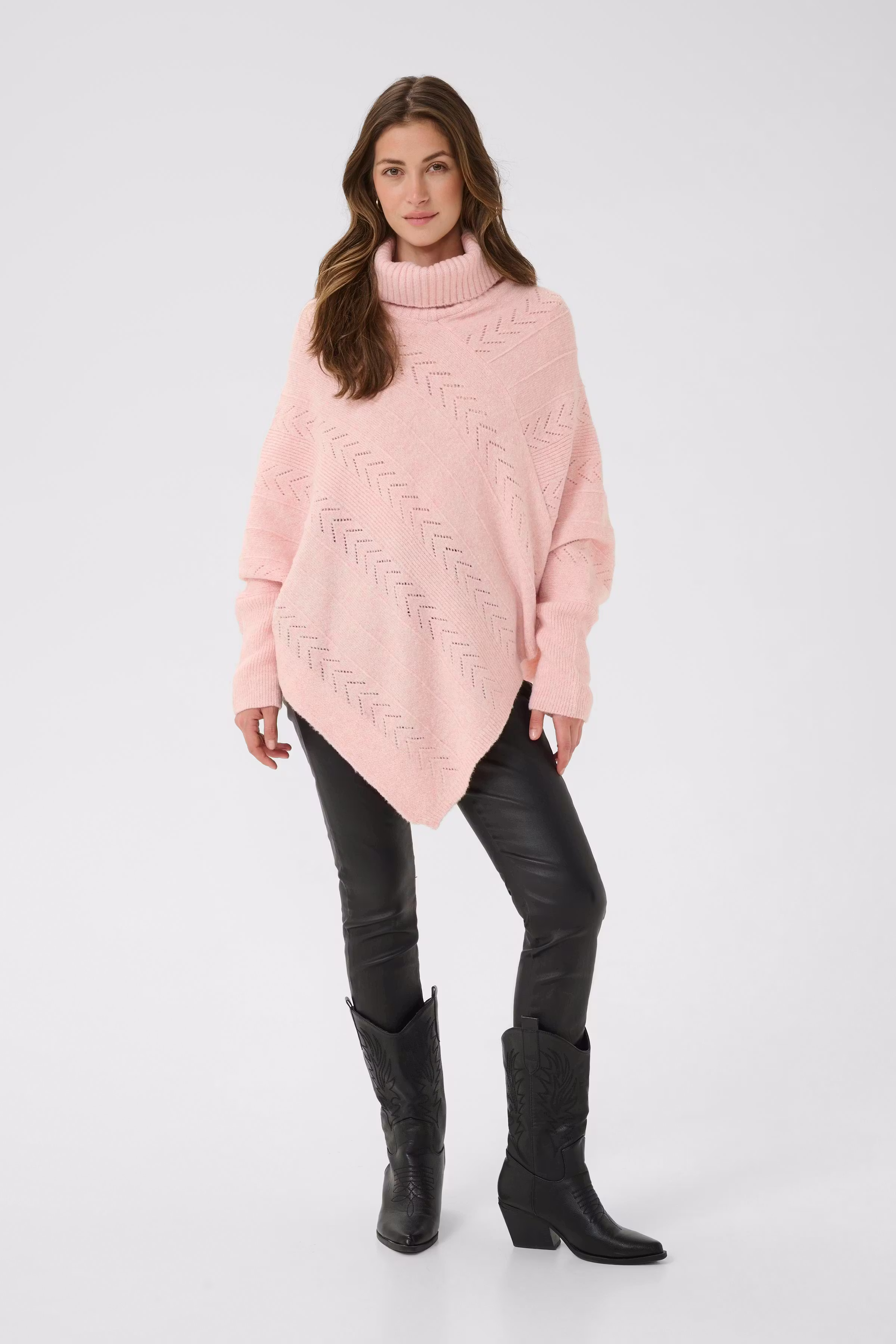 CRHoliday Poncho LOOKBOOK FRONT 10612387-1515111