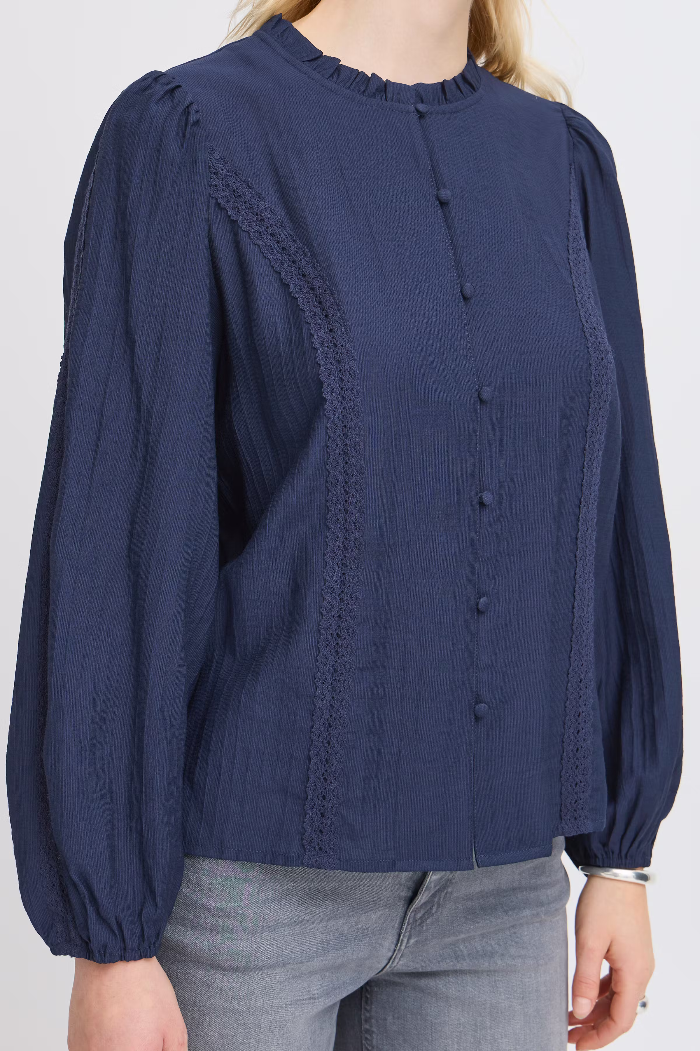 IHEVINA Skjorte LOOKBOOK DETAIL 20123543-194010