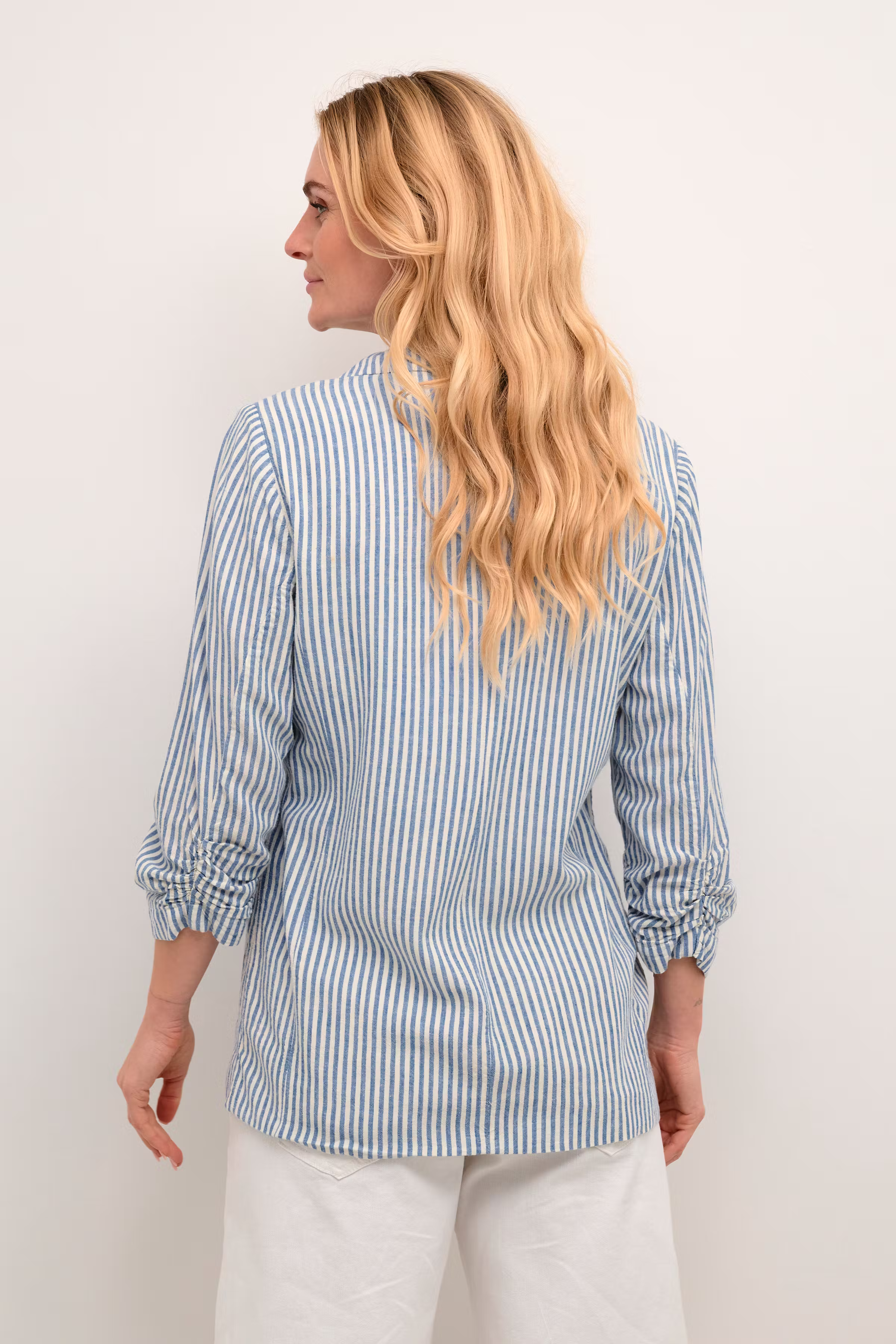 CRVenta Blazer en lin LOOKBOOK BACK 10612520-104396