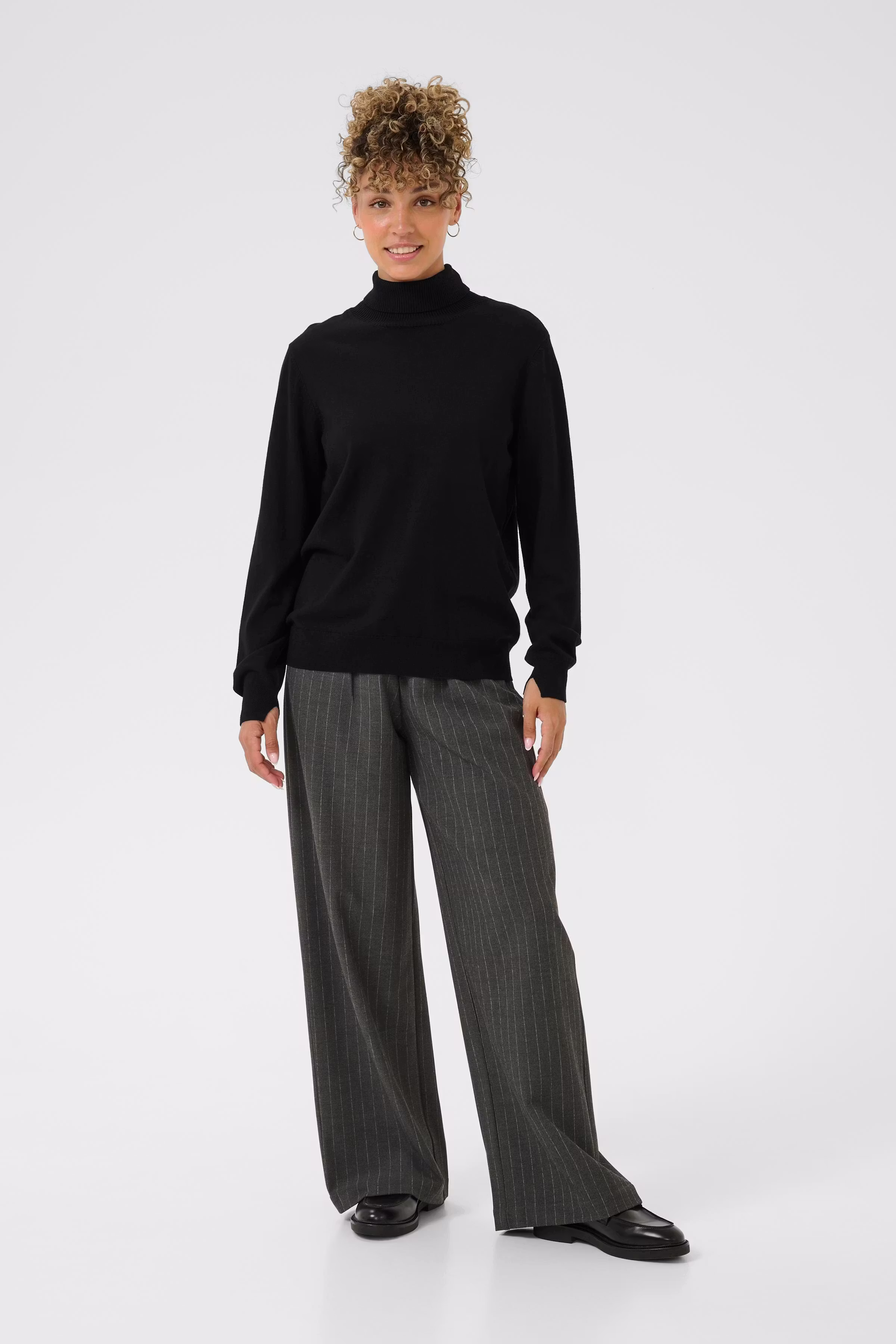 CRVillea Pullover LOOKBOOK FRONT 10612956-100120