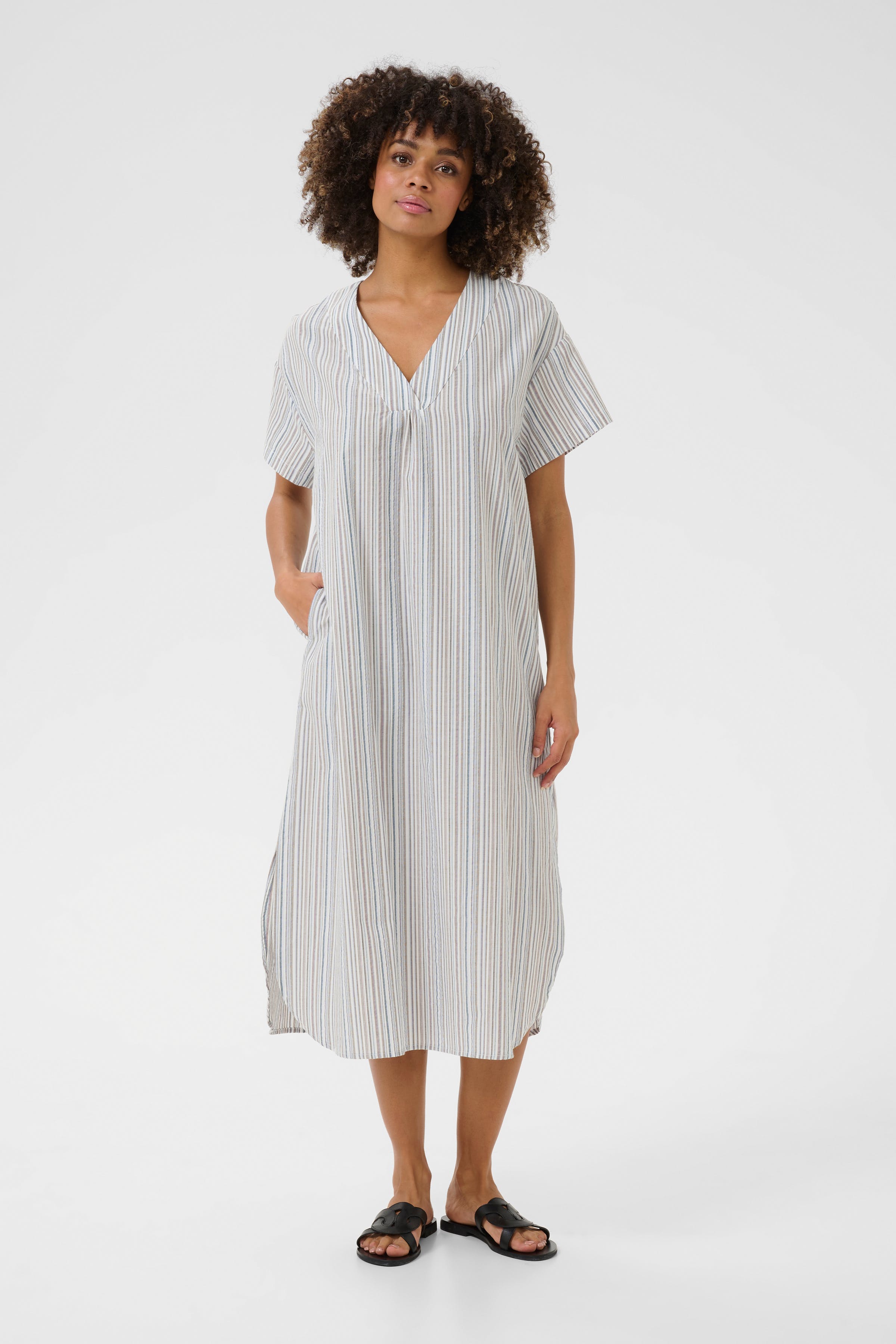 CUtwila Dress LOOKBOOK FRONT 50111887-107645