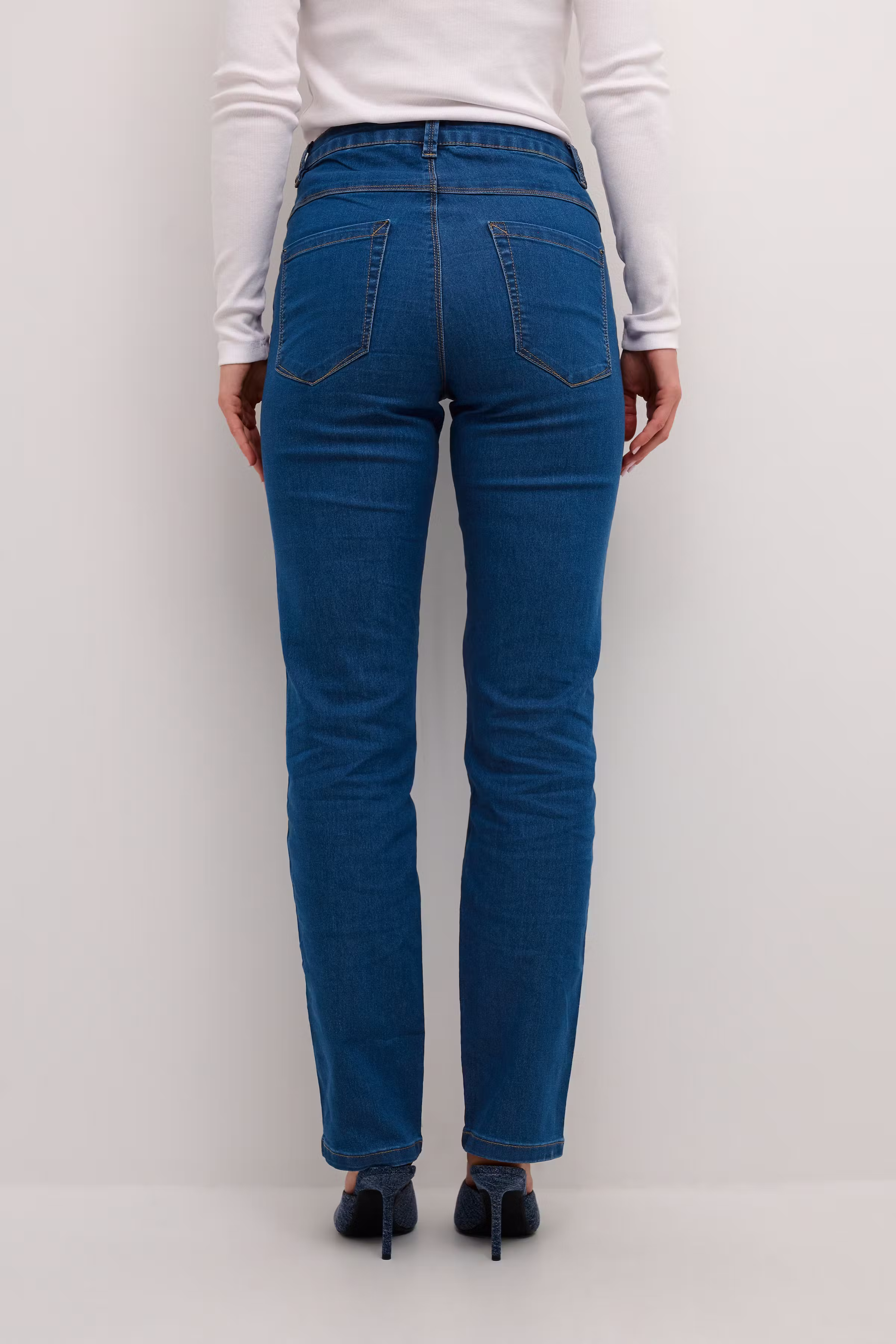 KAvicky Straight Jeans LOOKBOOK BACK 10506530-103758