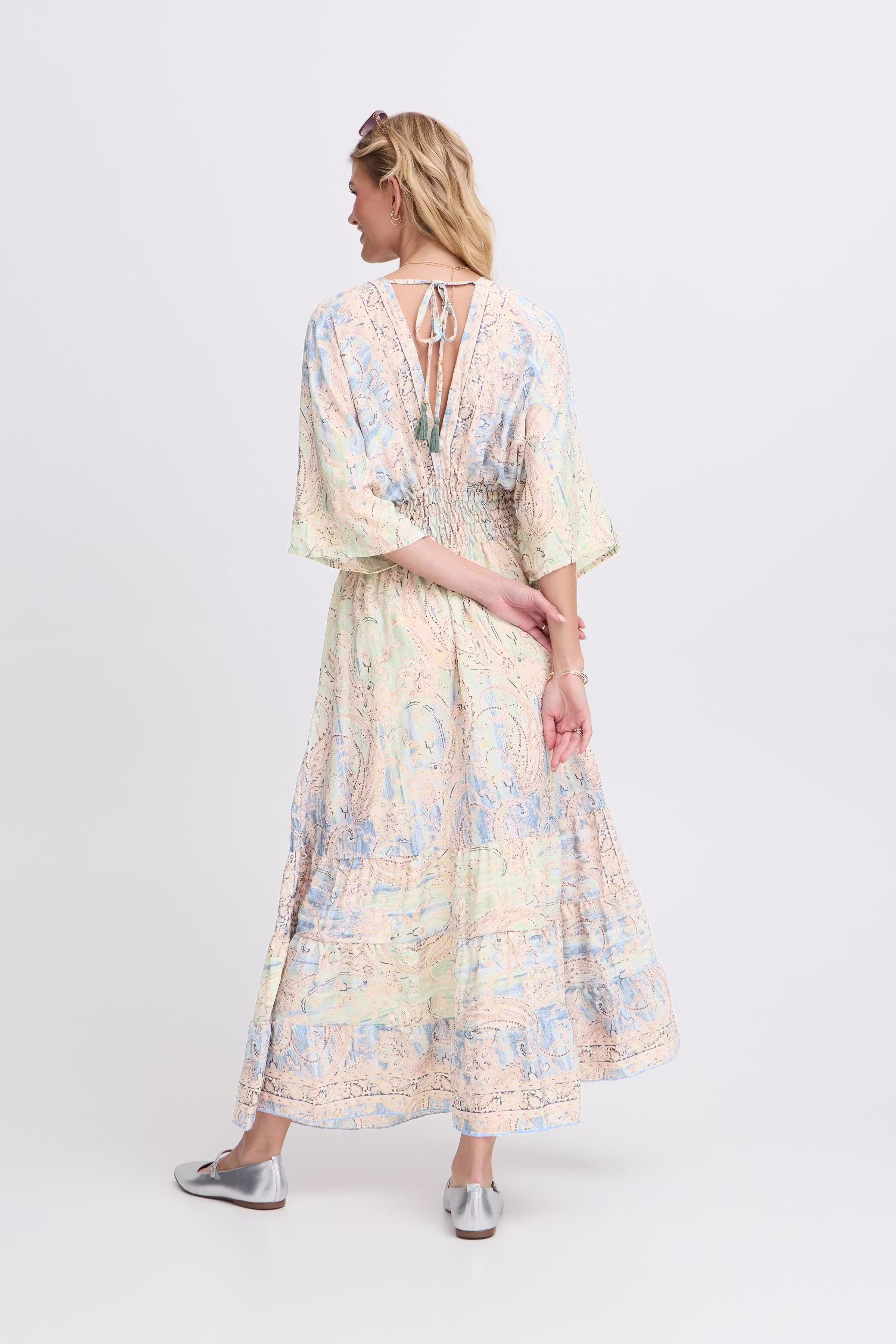 SBILSEBETH Kjole LOOKBOOK BACK 22101008-205626