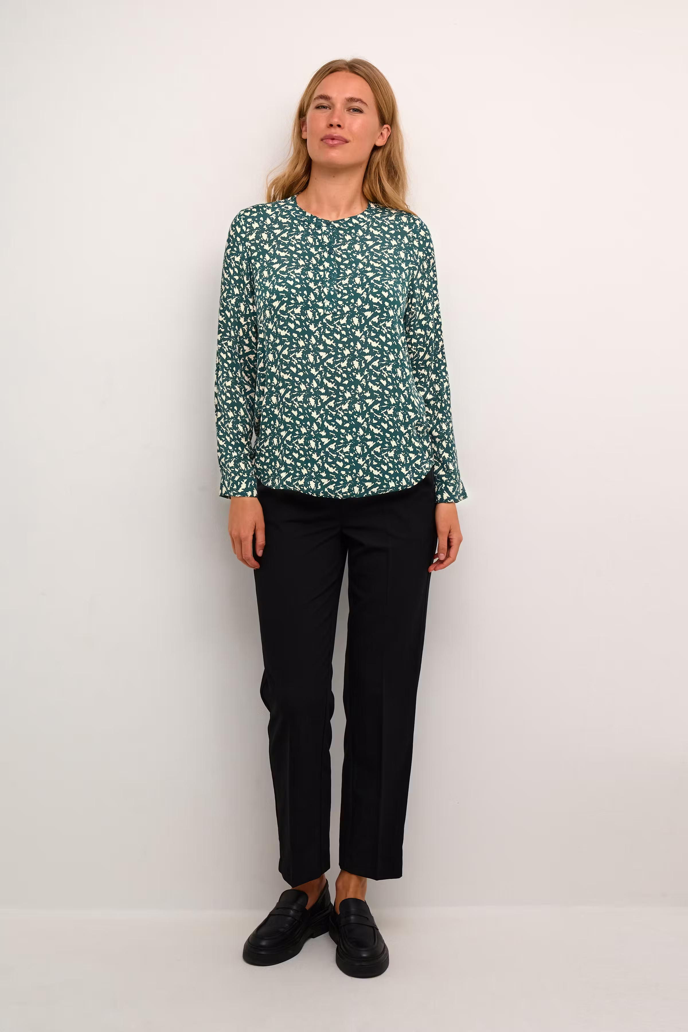 KAlene Bluse LOOKBOOK FRONT 10508492-105673