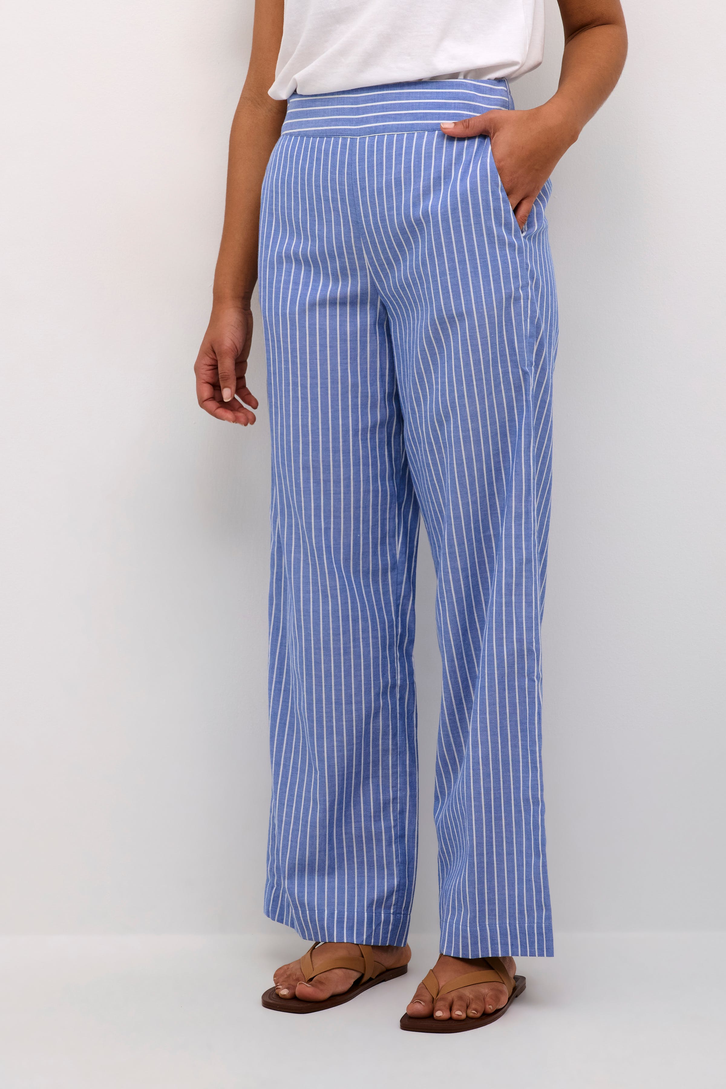 BPamy Trousers LOOKBOOK FRONT 10590694-104499B