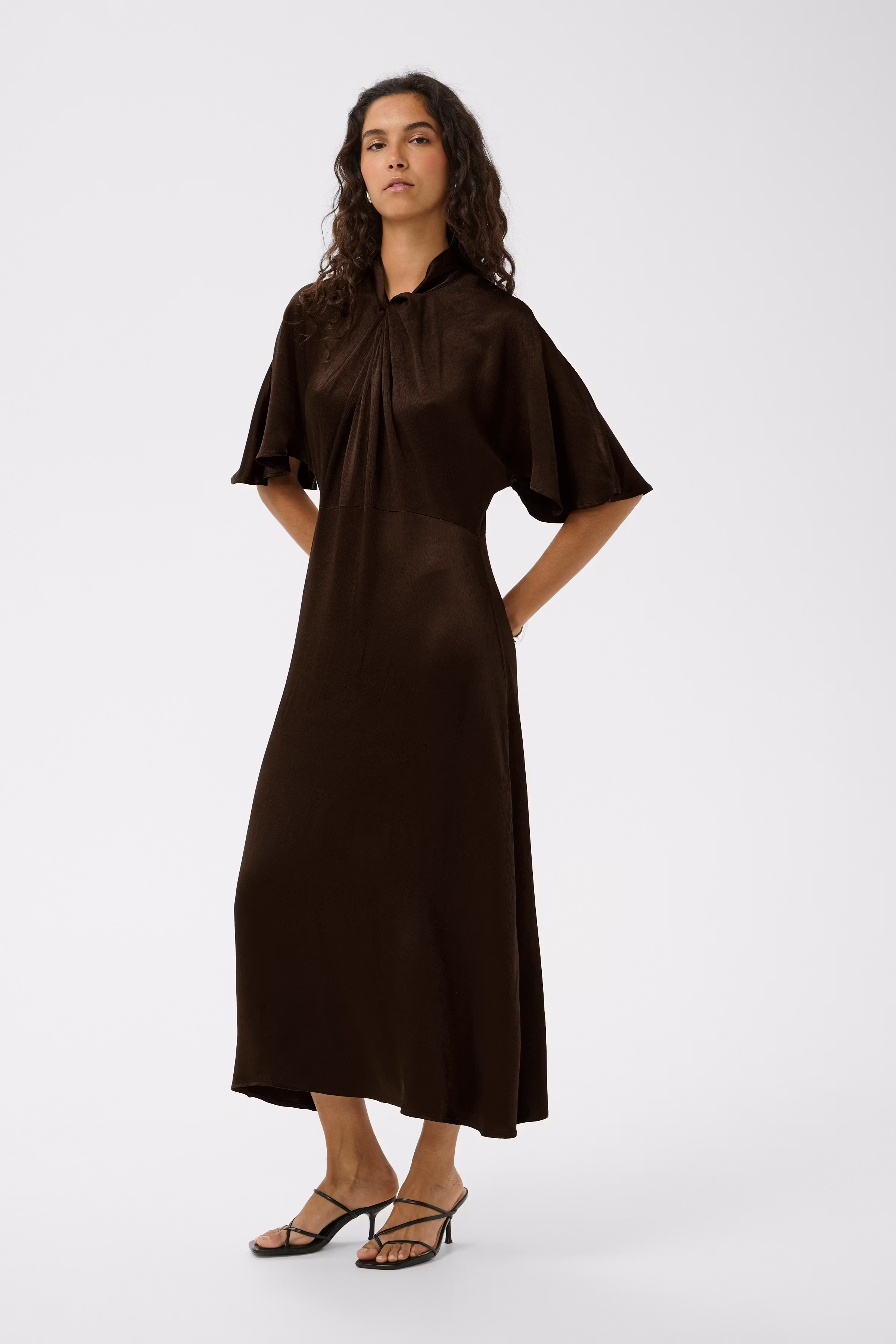 SLRiyan Kjole LOOKBOOK FRONT 30408636-191106