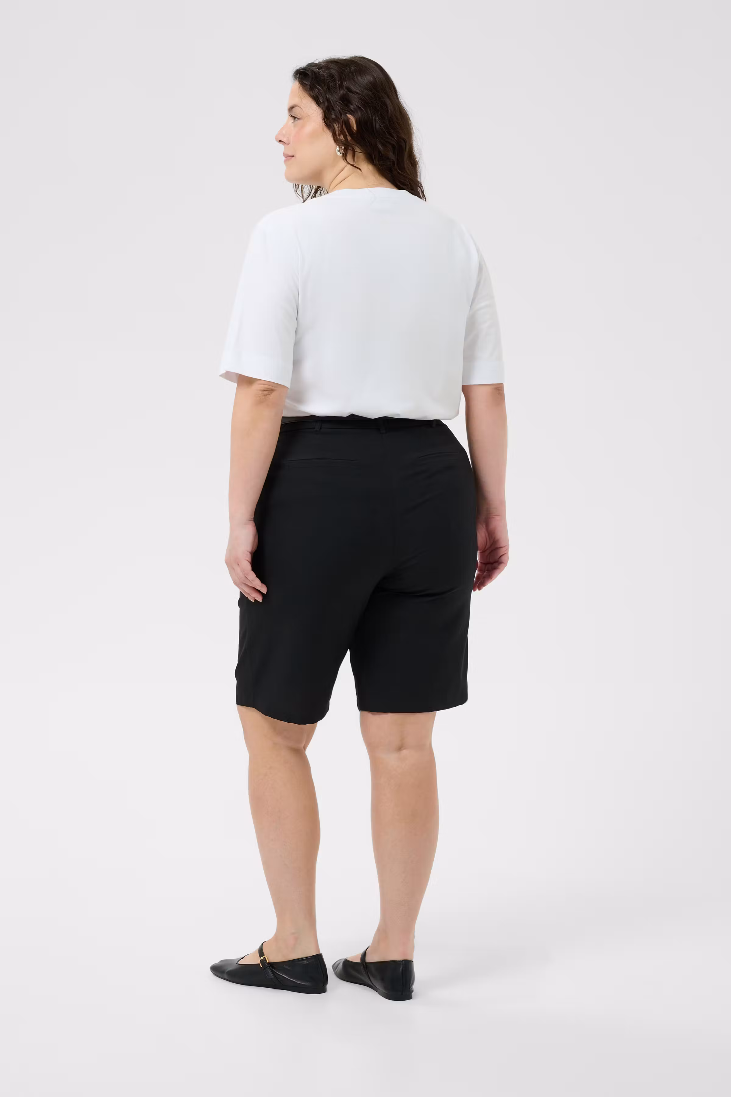 KCjulia Shorts LOOKBOOK BACK 10584931-106480
