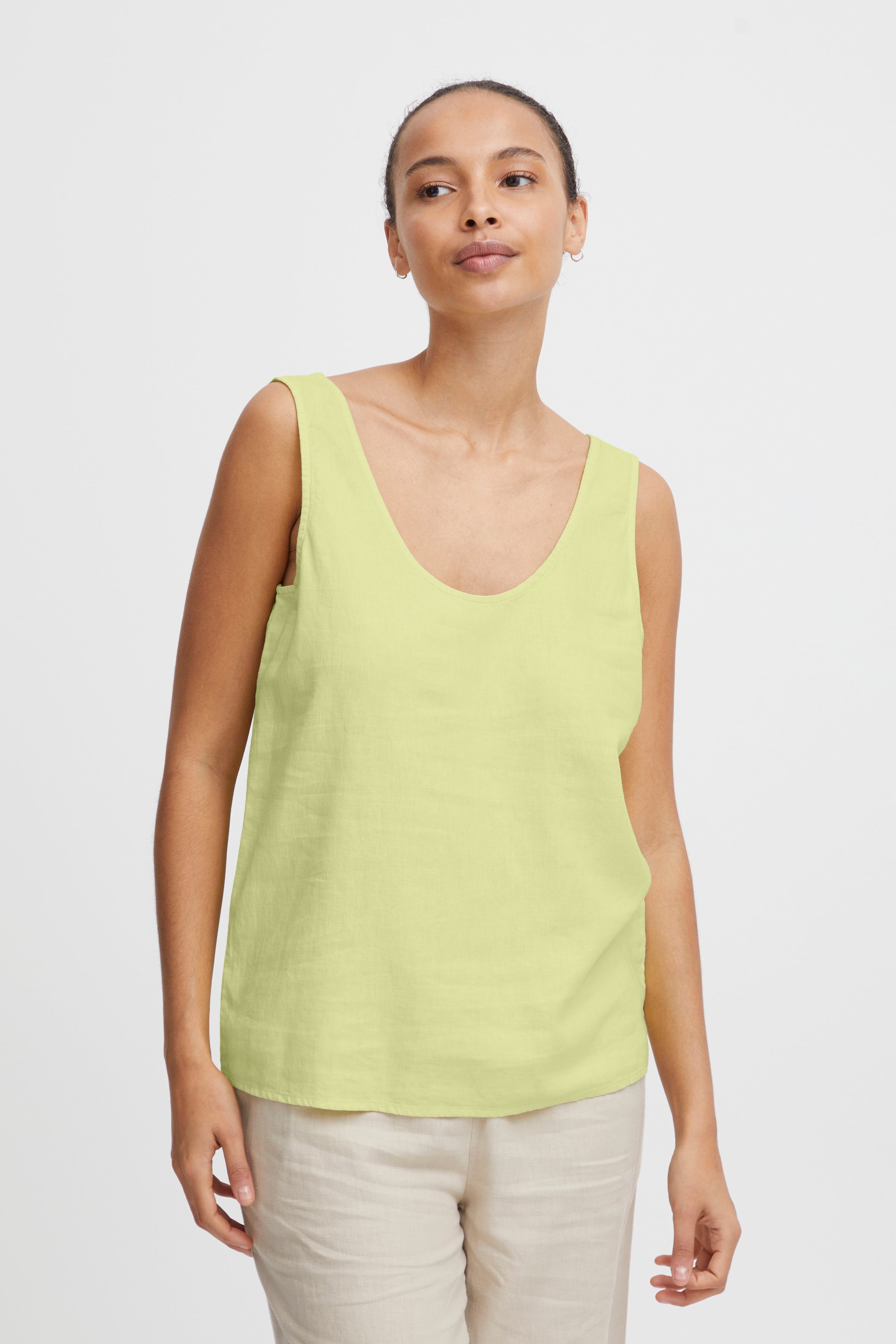 BYFALAKKA Top LOOKBOOK FRONT 20811302-120741