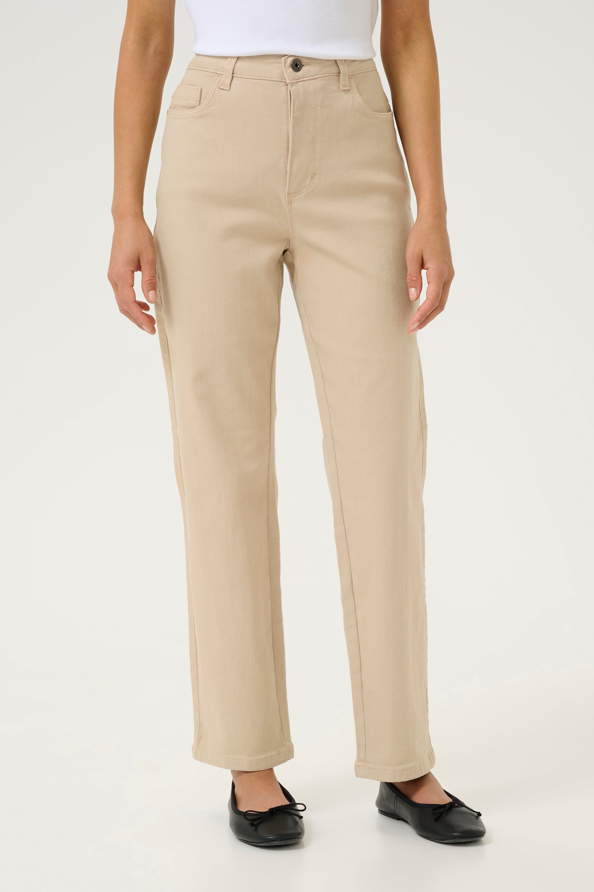 KAzelina Straight Jeans LOOKBOOK FRONT 10506341-151305