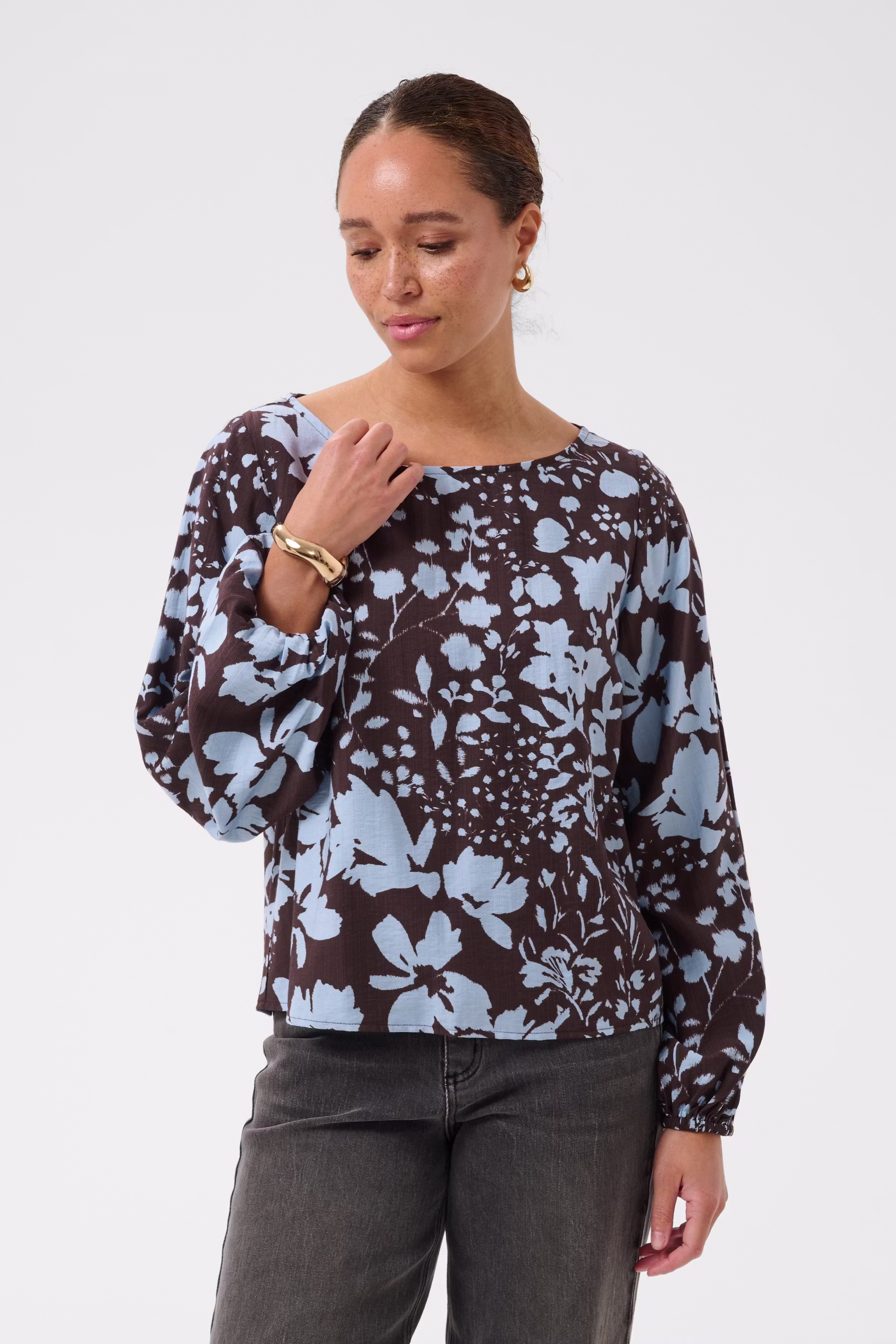 KAnadira Blouse LOOKBOOK FRONT 10511761-109448
