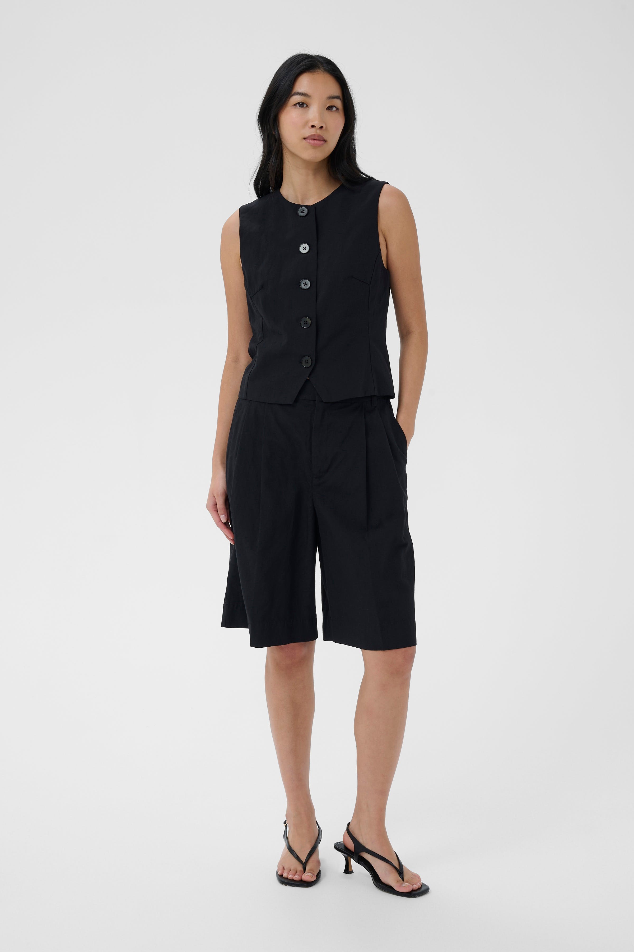 BenittaPW Vest LOOKBOOK FRONT 30310511-194008