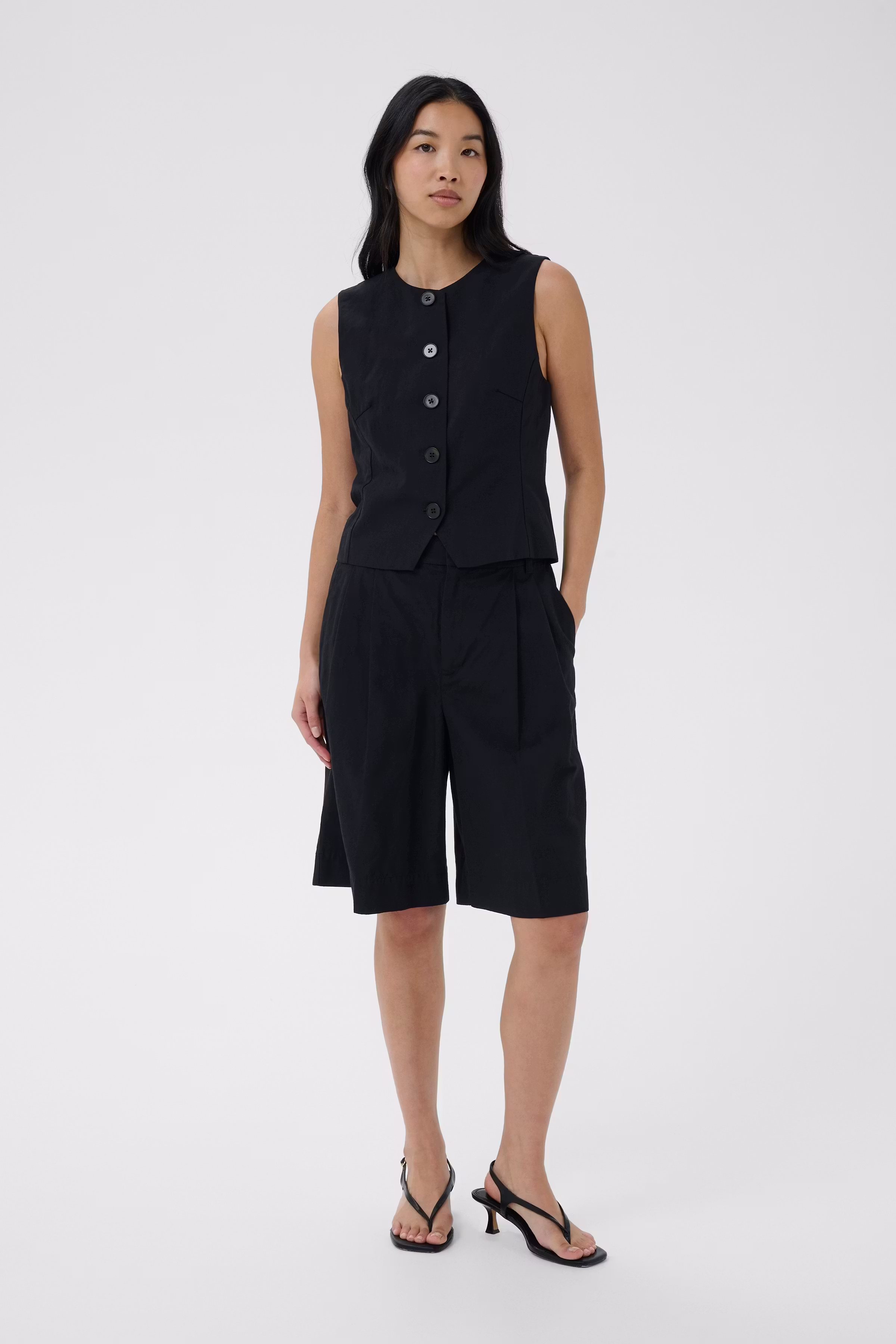 BenittaPW Vest LOOKBOOK FRONT 30310511-194008