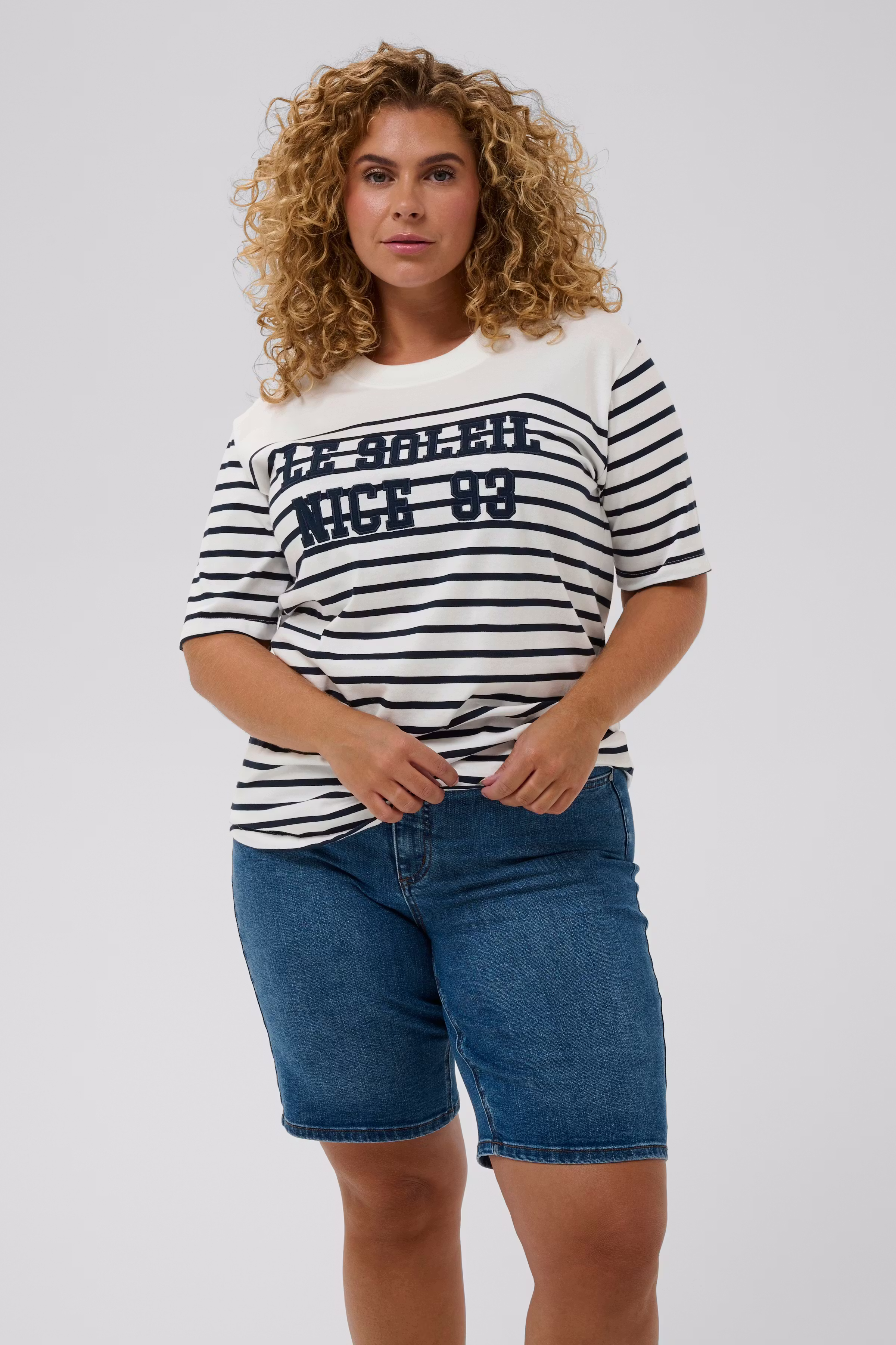 KCnalia T-shirt LOOKBOOK BACK 10584129-109357