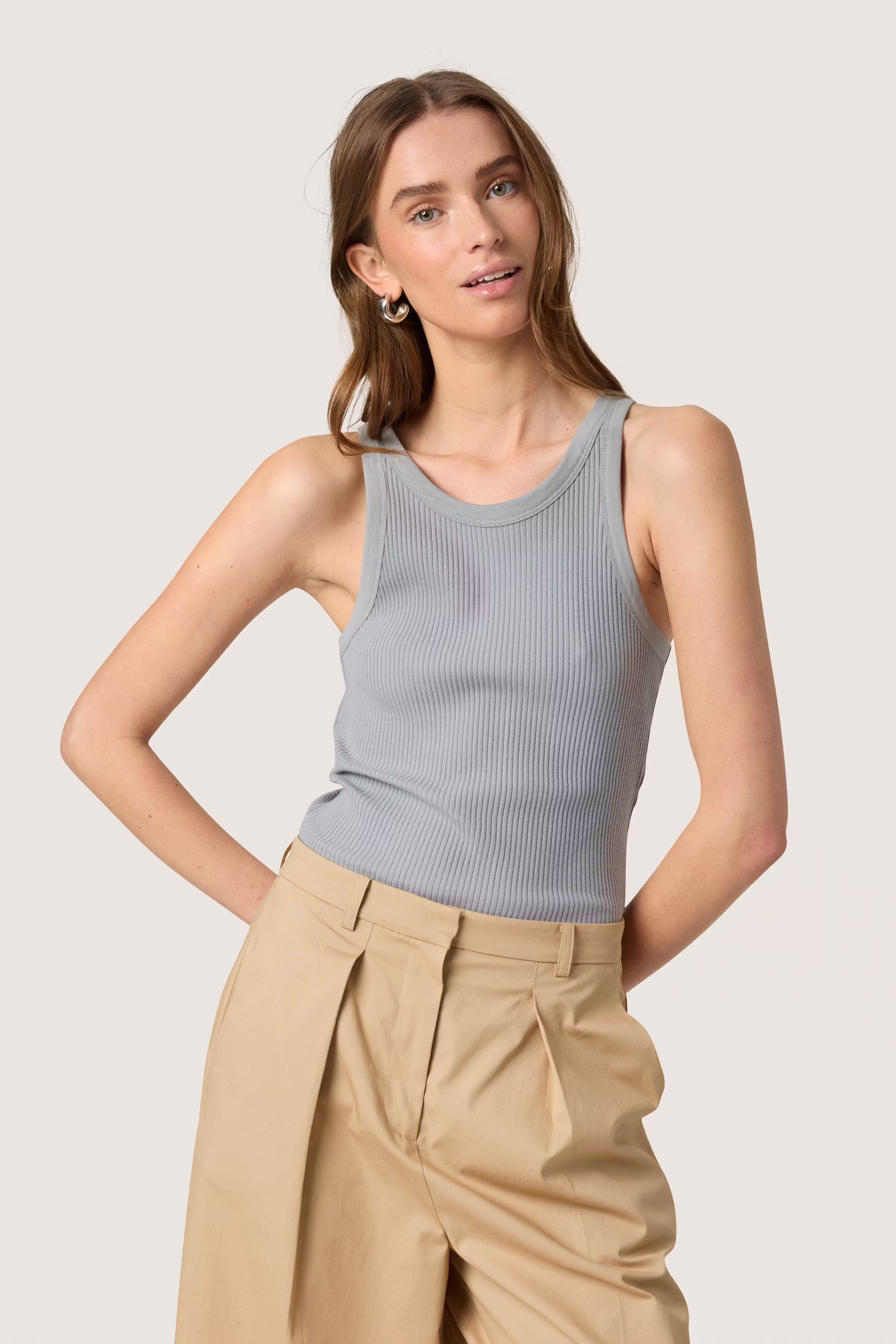 SLSimone Top LOOKBOOK FRONT 30406067-175104