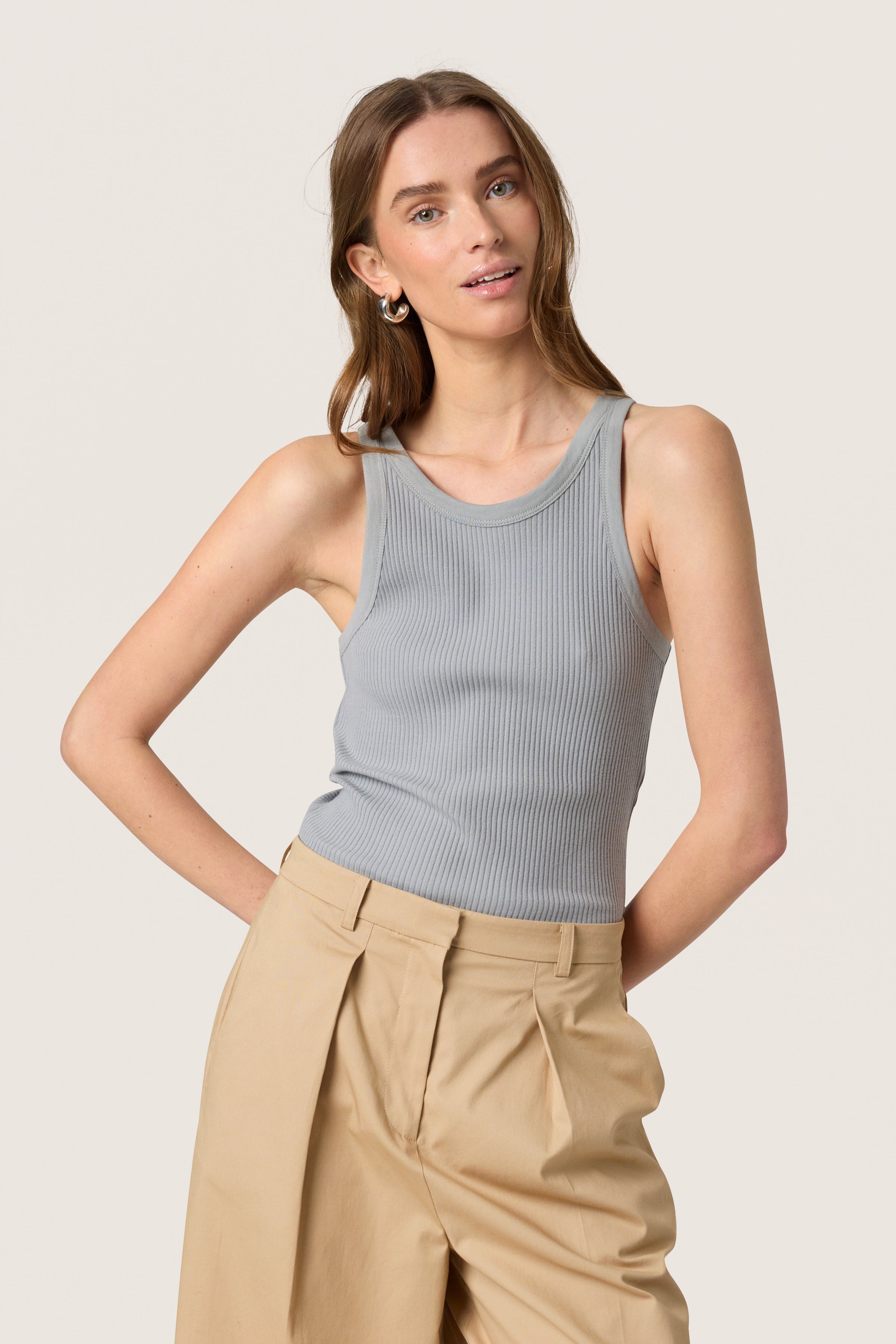 SLSimone Top LOOKBOOK FRONT 30406067-175104