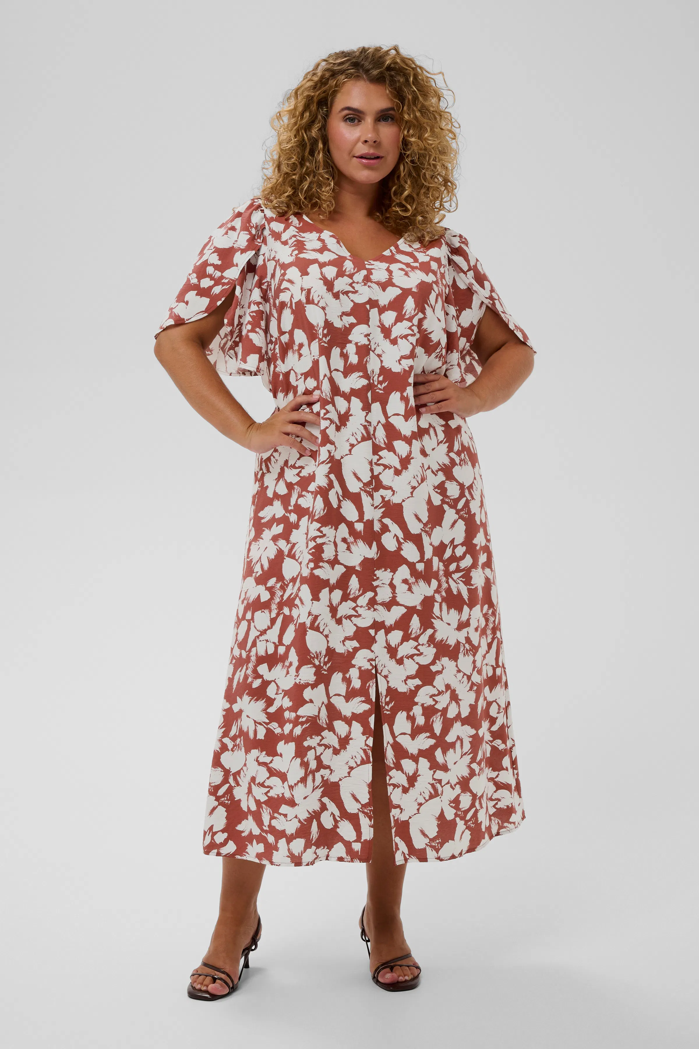 KCevia Dress LOOKBOOK FRONT 10584138-109283