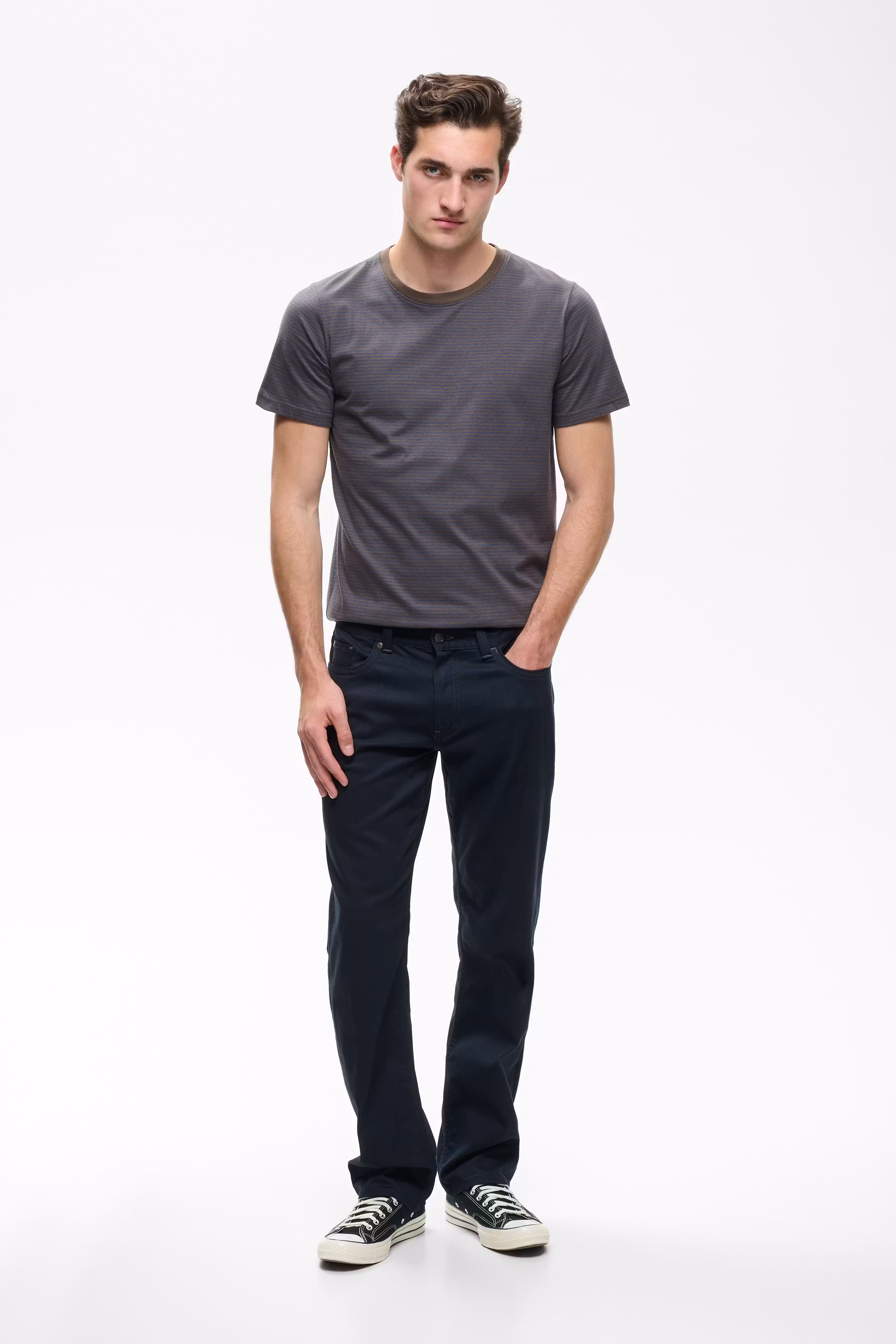 MAmike Hose LOOKBOOK FRONT 30209366-194011
