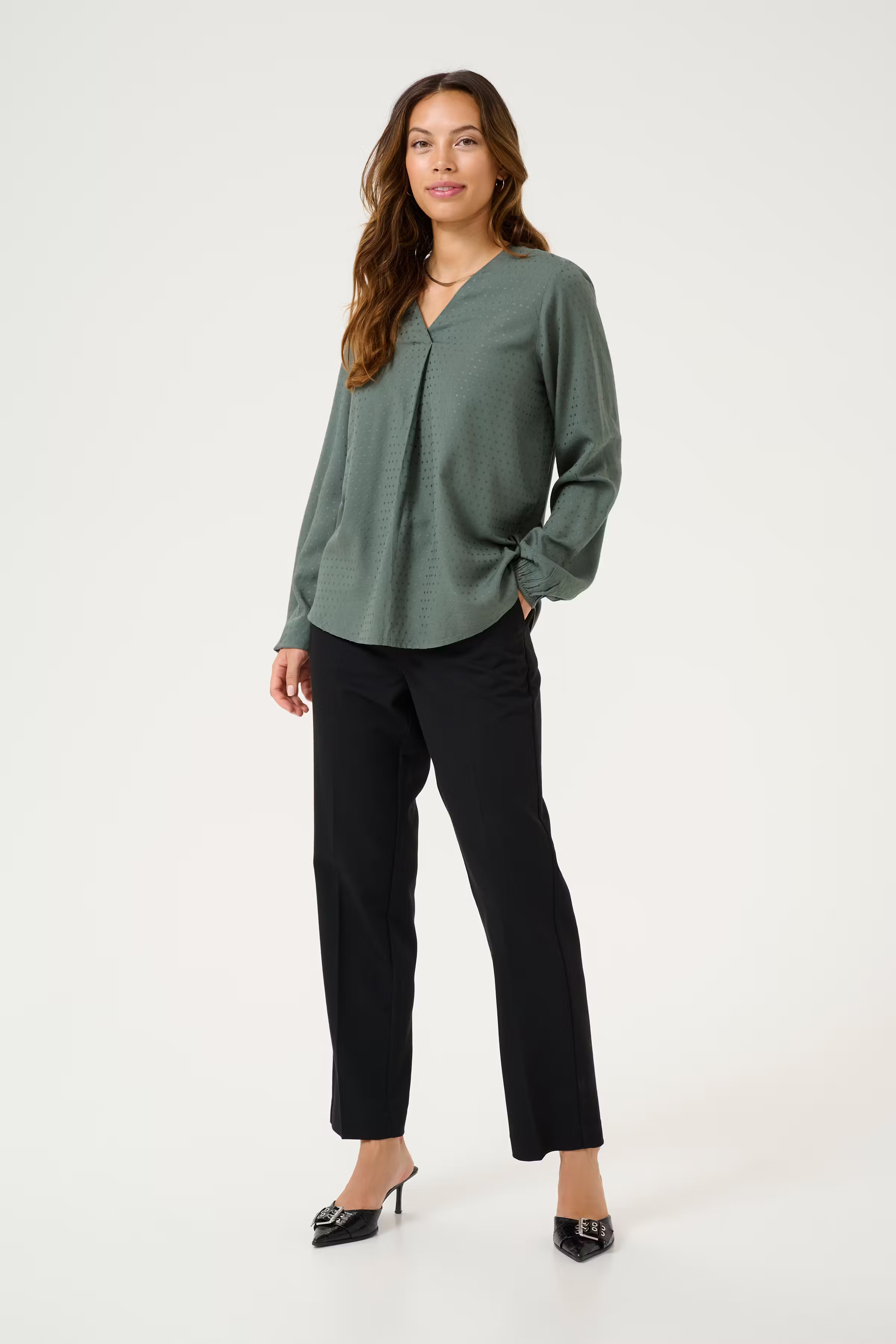 KAelsa Bluse LOOKBOOK FRONT 10509542-185606