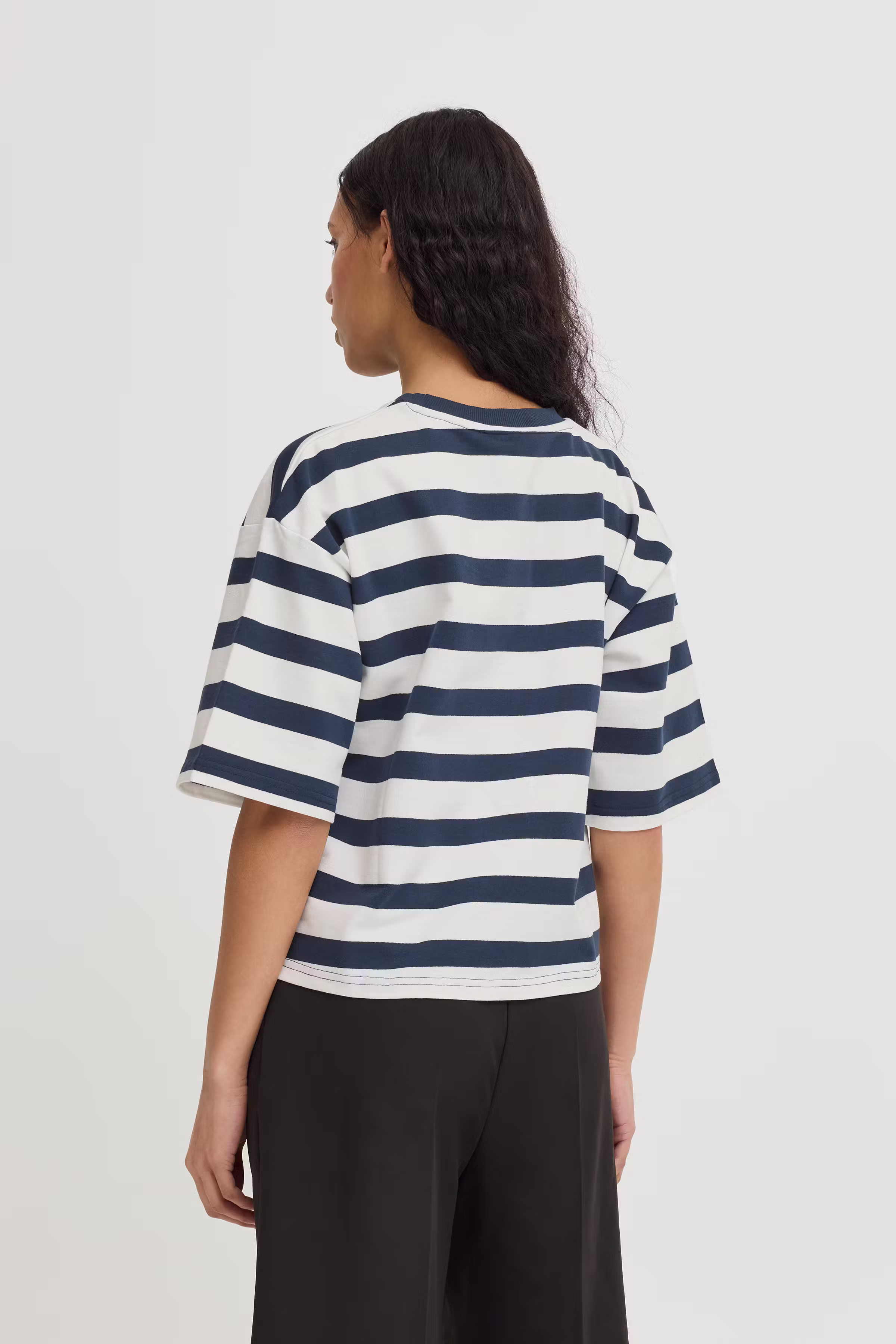 IHOCIE T-shirt LOOKBOOK BACK 20122776-194010