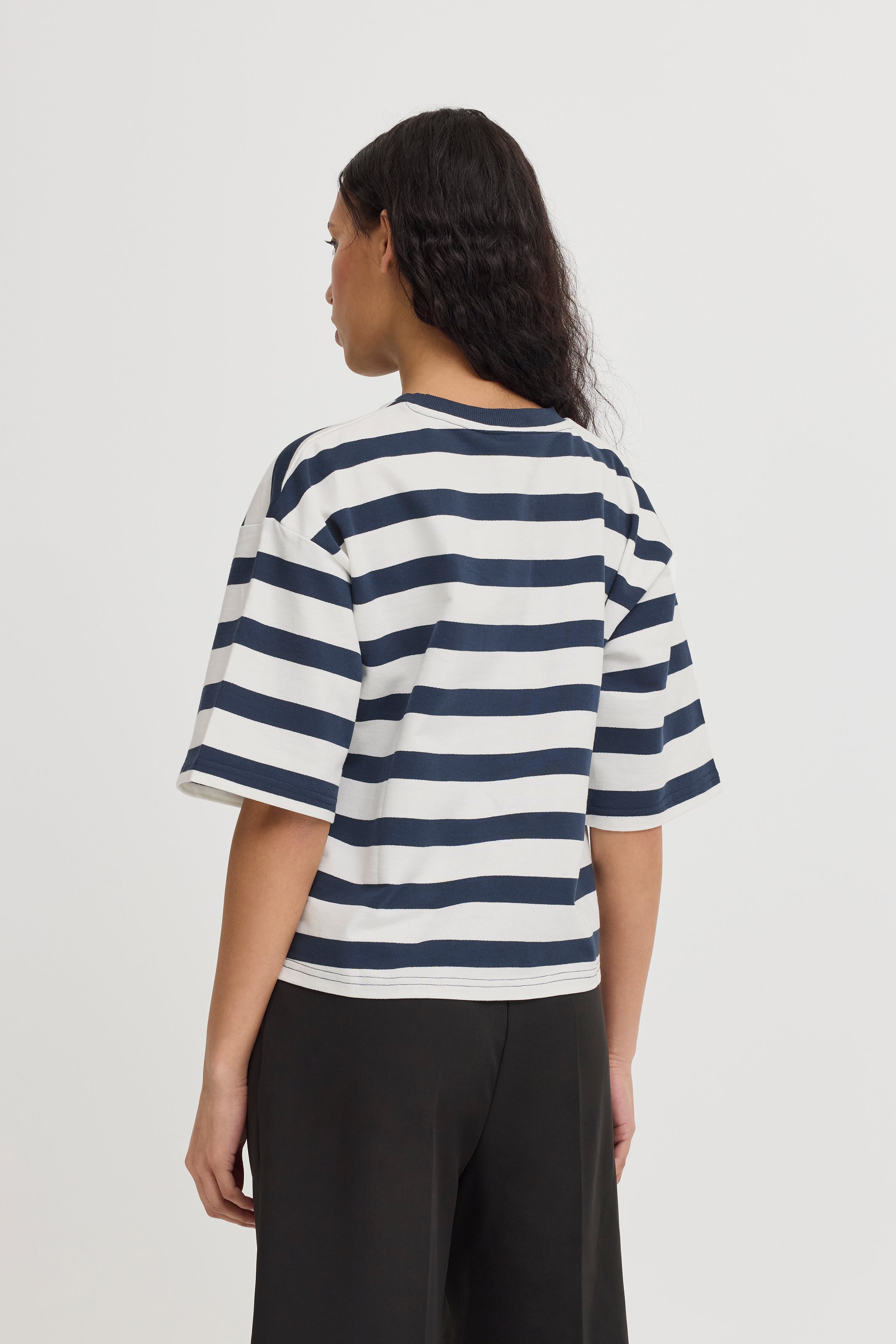 IHOCIE T-shirt LOOKBOOK BACK 20122776-194010