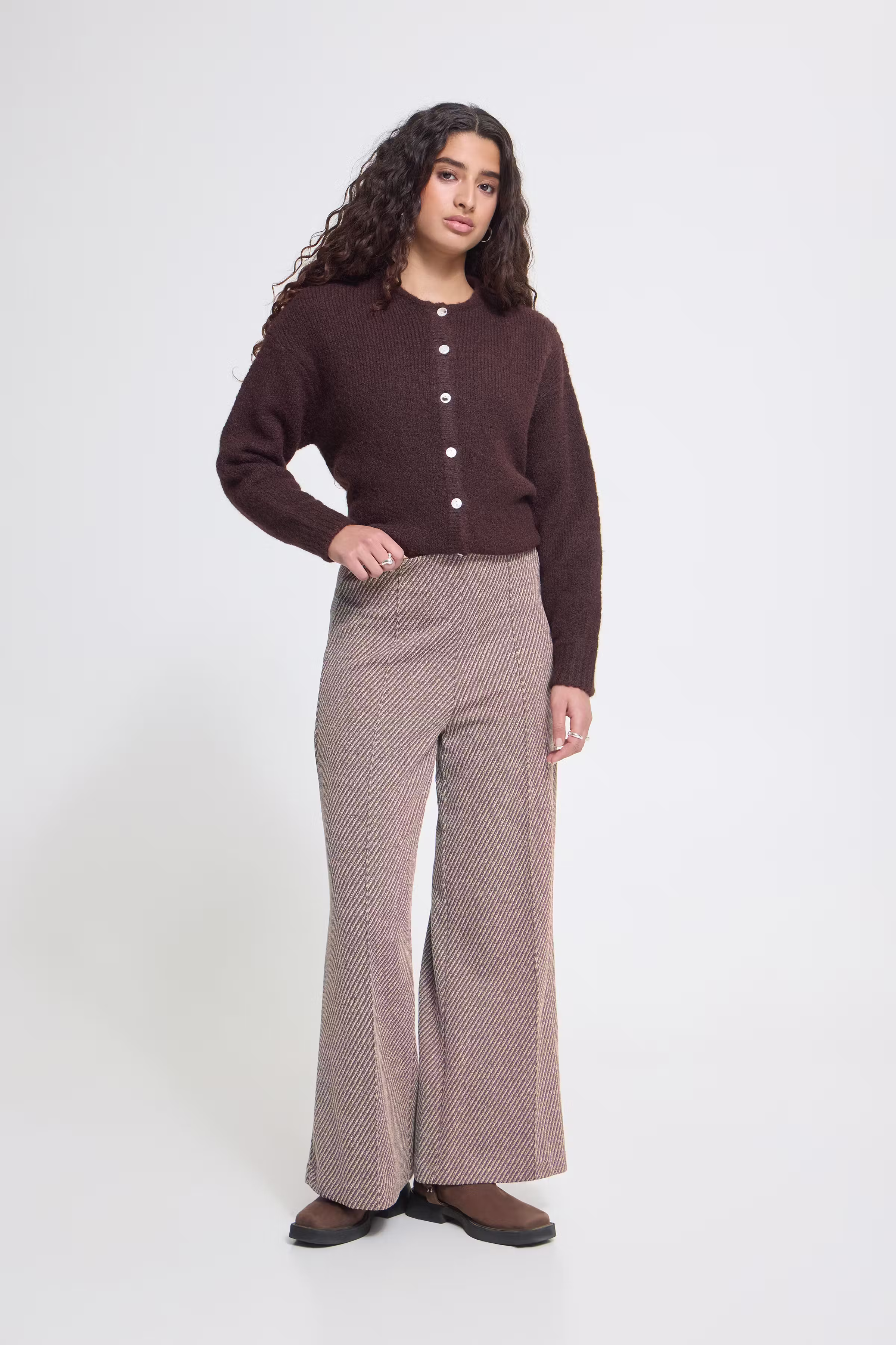 IHKATE Trousers LOOKBOOK FRONT 20125262-900009668