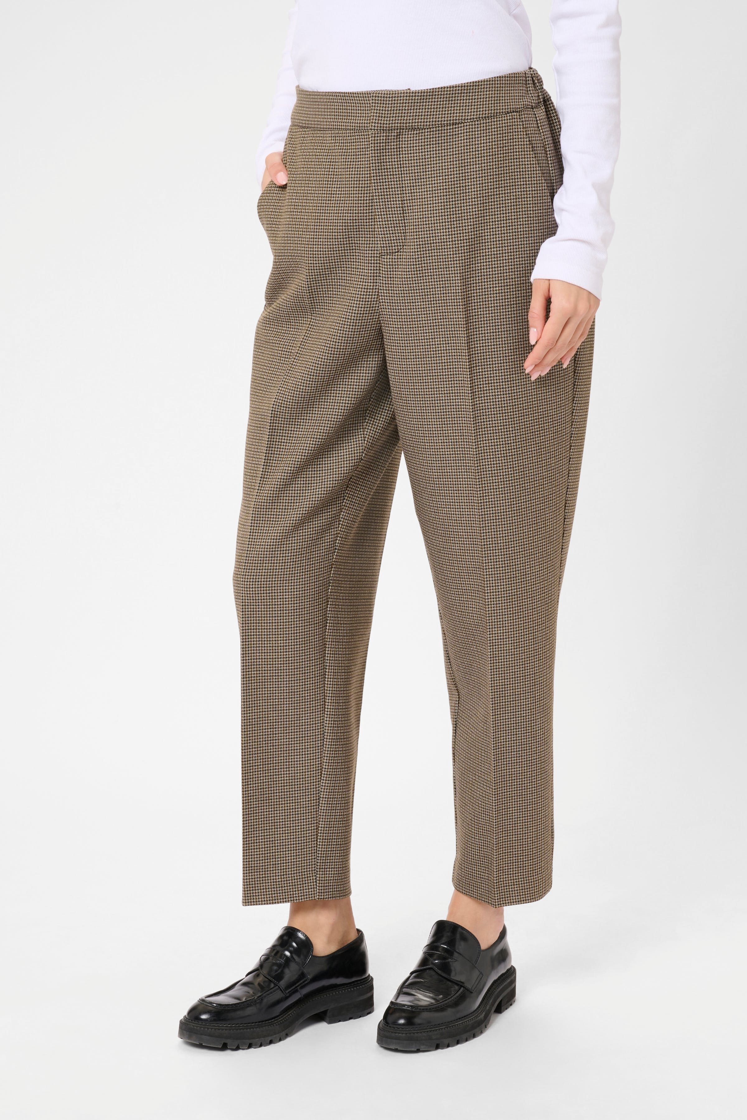 KAelyah Hose LOOKBOOK FRONT 10510848-108548