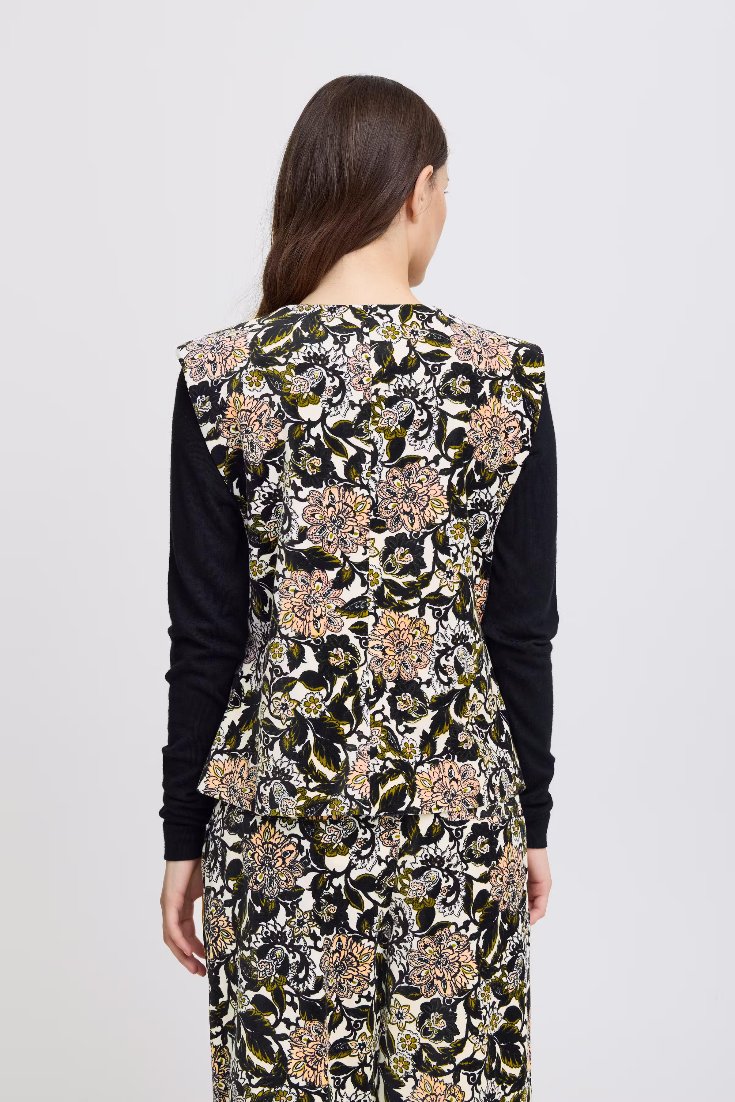 IRVELVA Weste LOOKBOOK BACK 20121621-203454