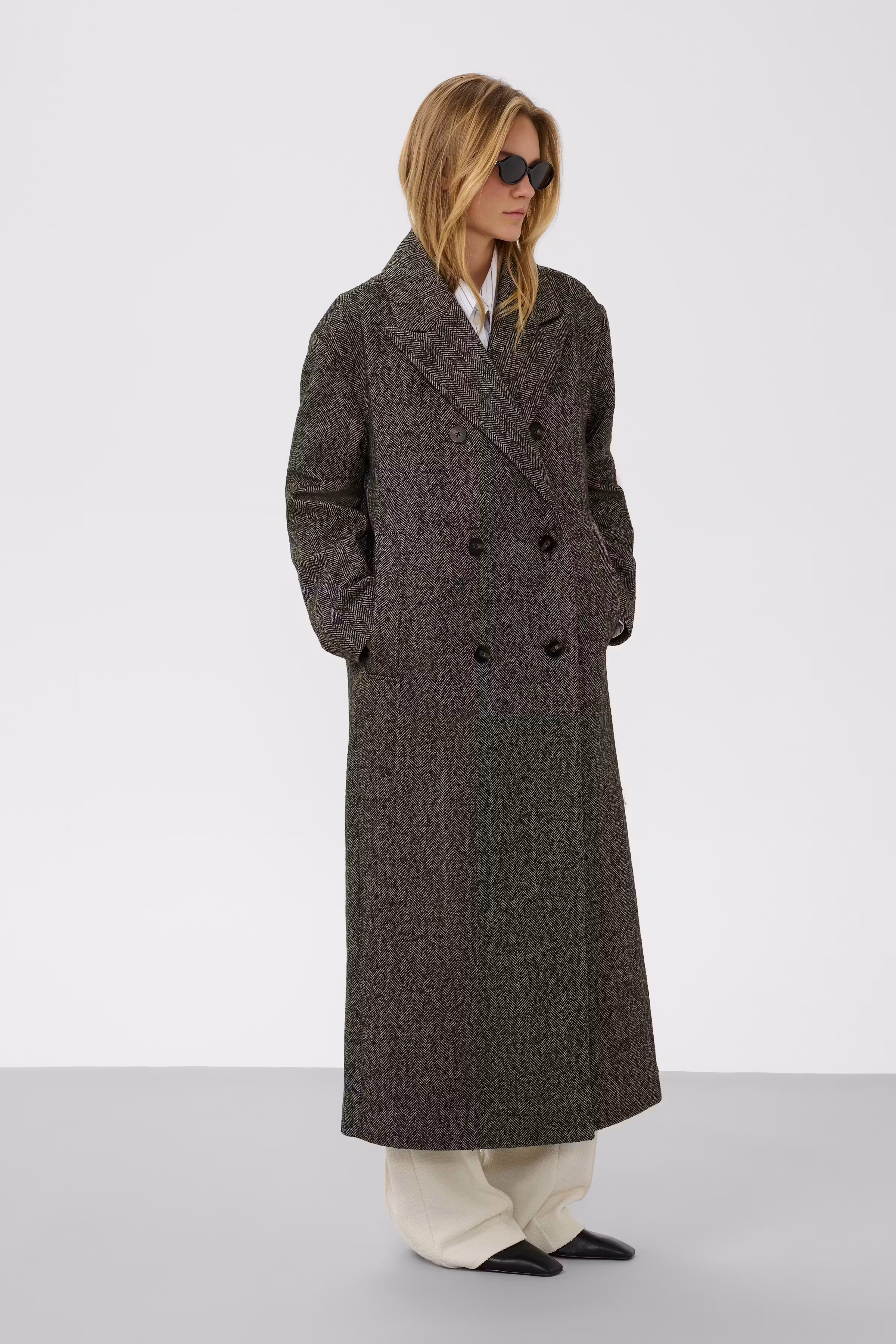 SLCova Coat LOOKBOOK FRONT 30409258-304907