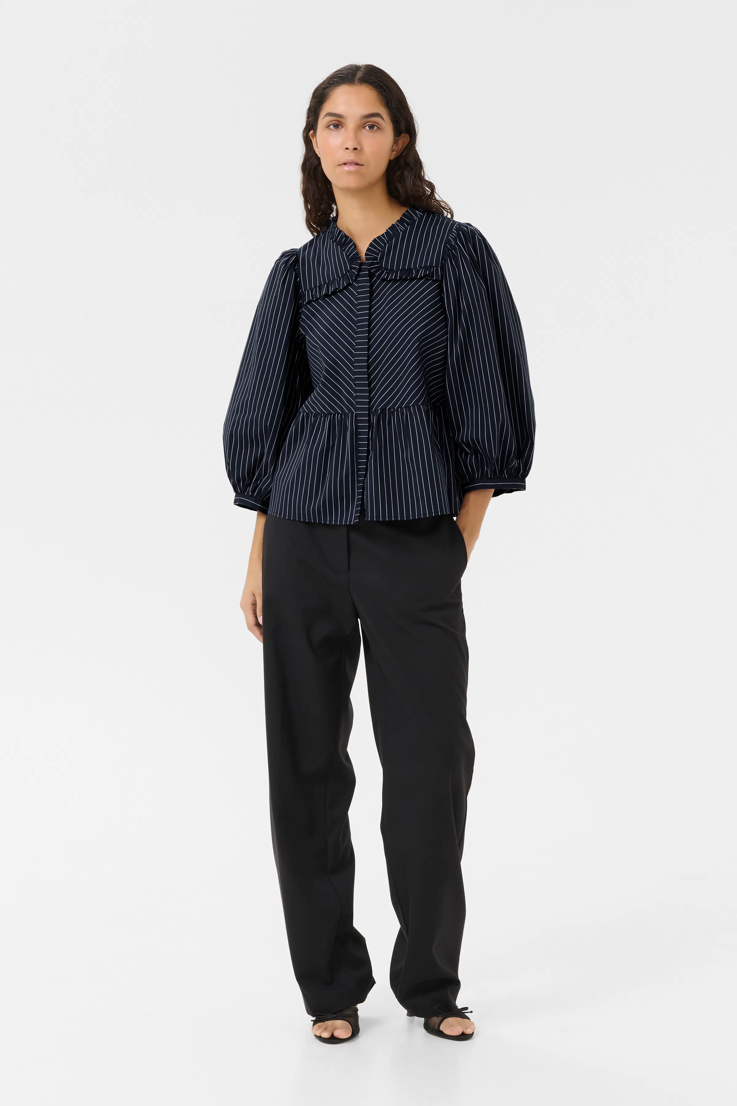KBAmy Bluse LOOKBOOK FRONT 10105538-107961