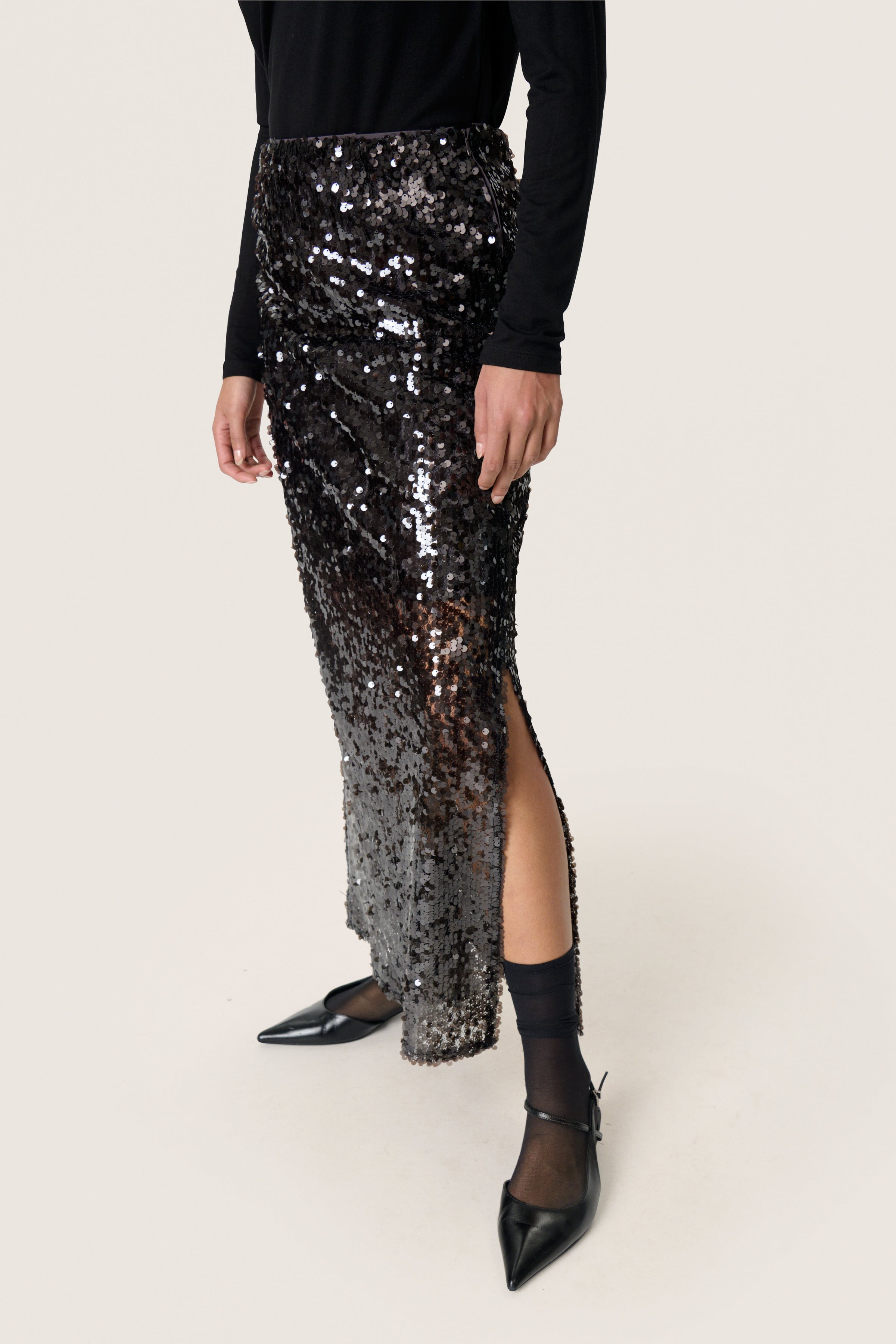 SLCochella Rock LOOKBOOK FRONT 30408627-191109