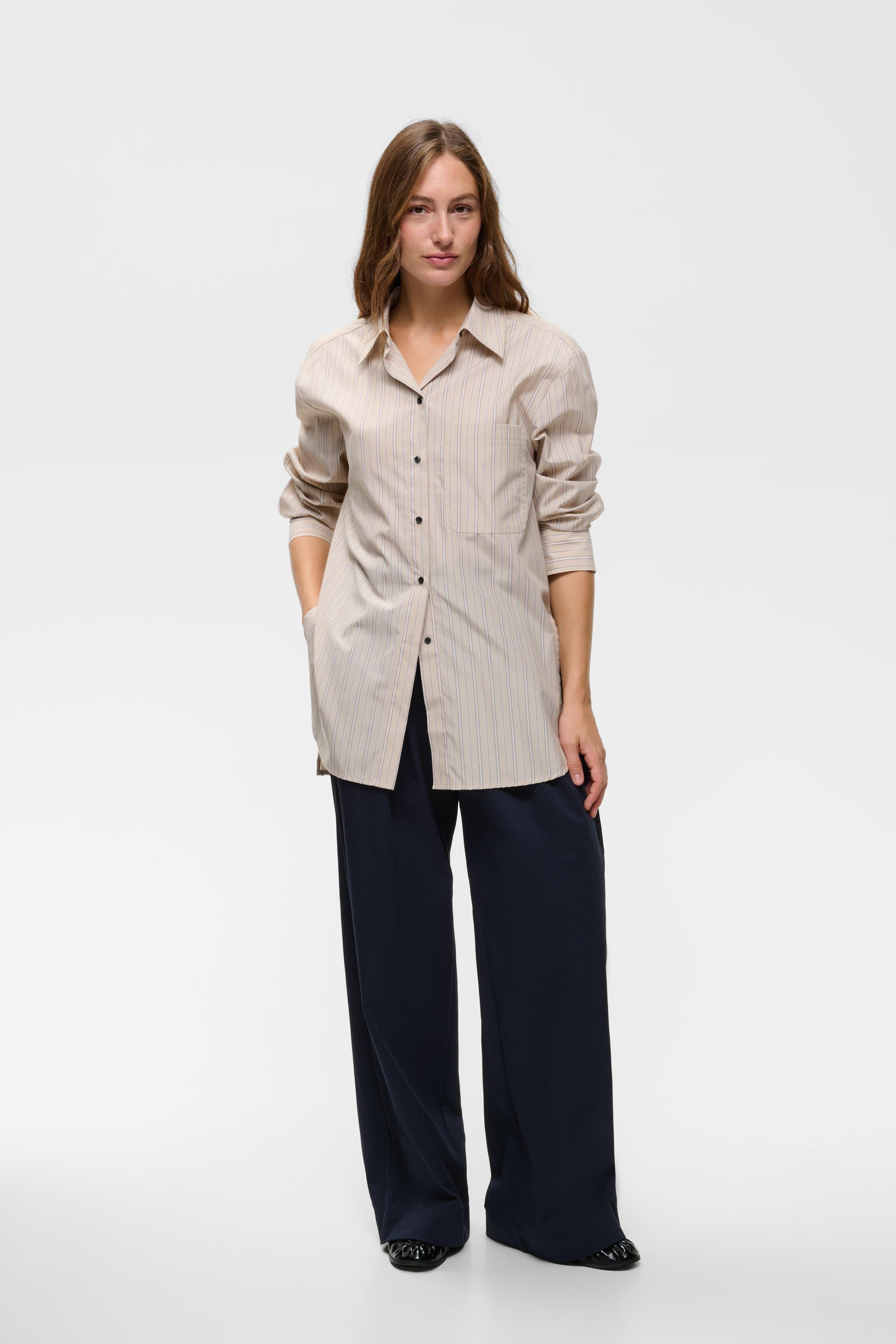 LukkiaIW Bukser LOOKBOOK FRONT 30111444-300005