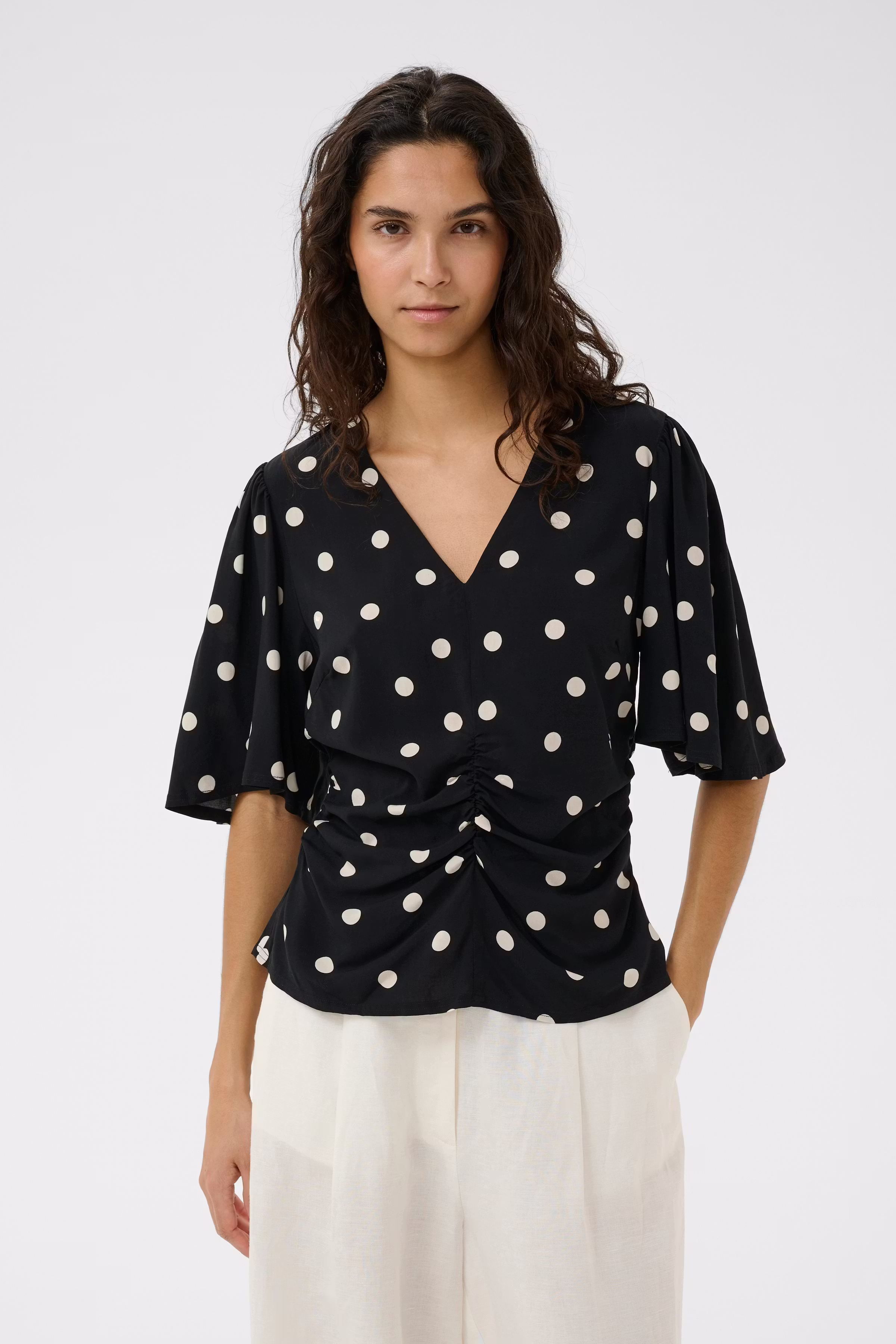 SLArjana Top LOOKBOOK FRONT 30409284-305254