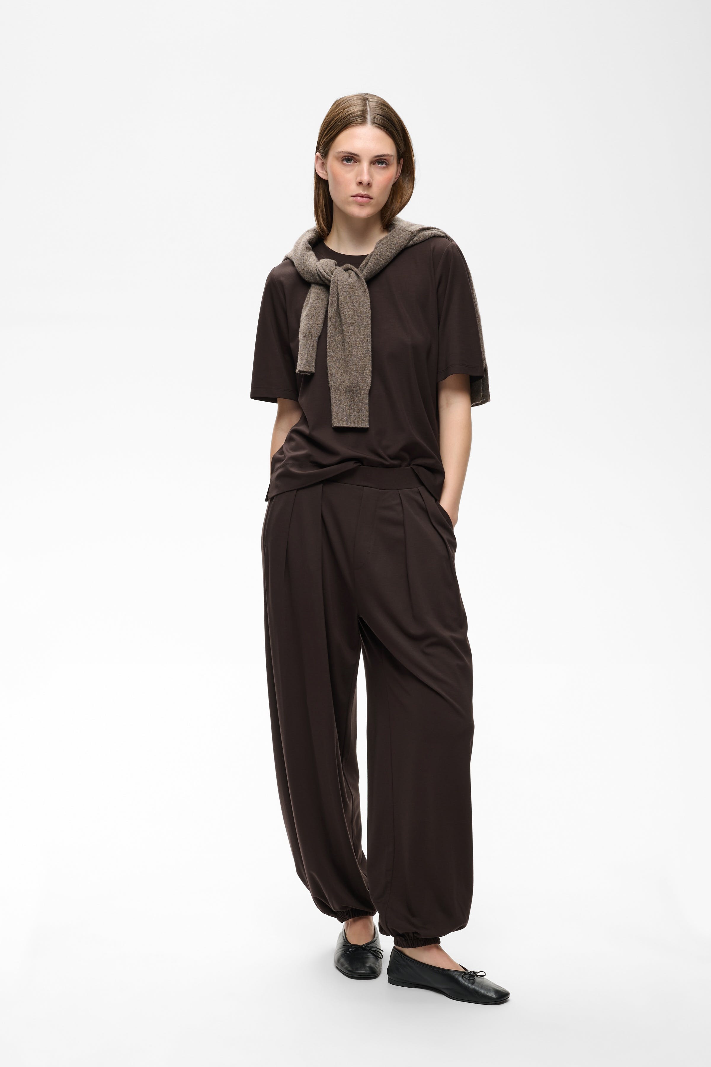 TrissaIW Hose LOOKBOOK FRONT 30111340-191109