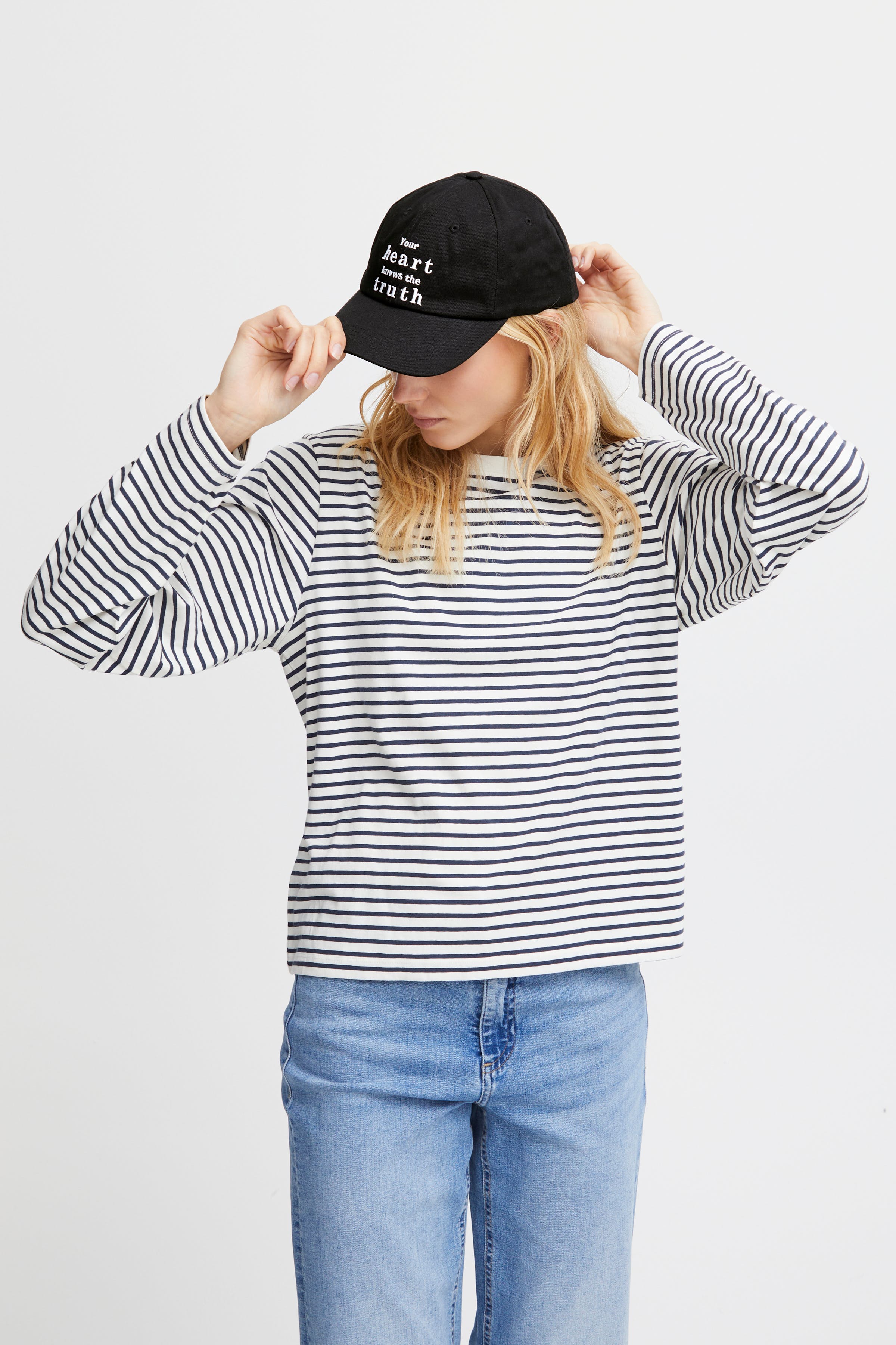 IAKIM Hat LOOKBOOK FRONT 20120541-194008