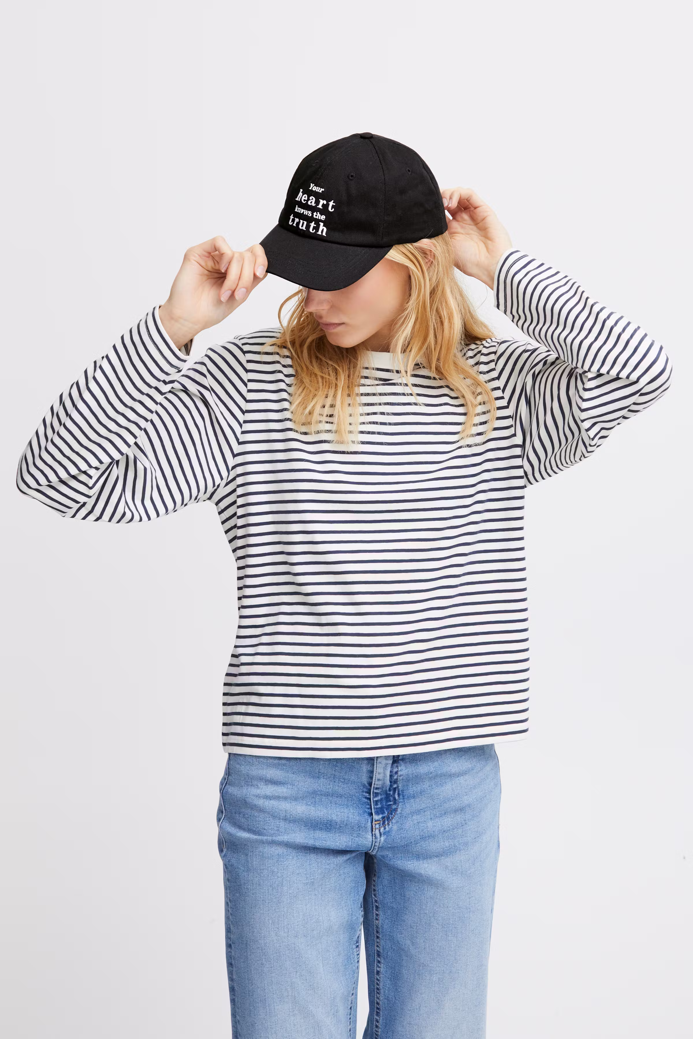 IAKIM Hat LOOKBOOK FRONT 20120541-194008