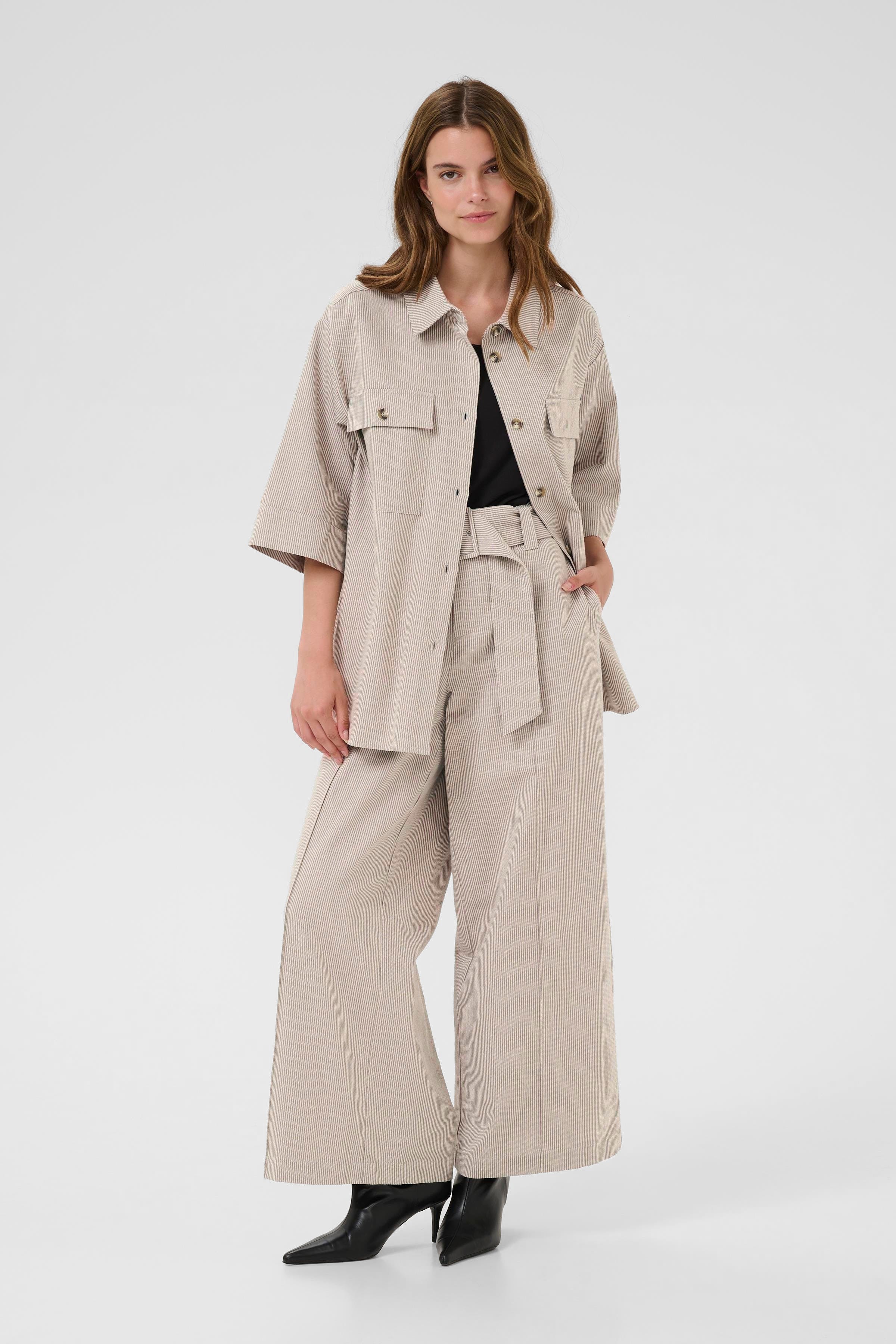 CUlenna Trousers LOOKBOOK FRONT 50111824-108147