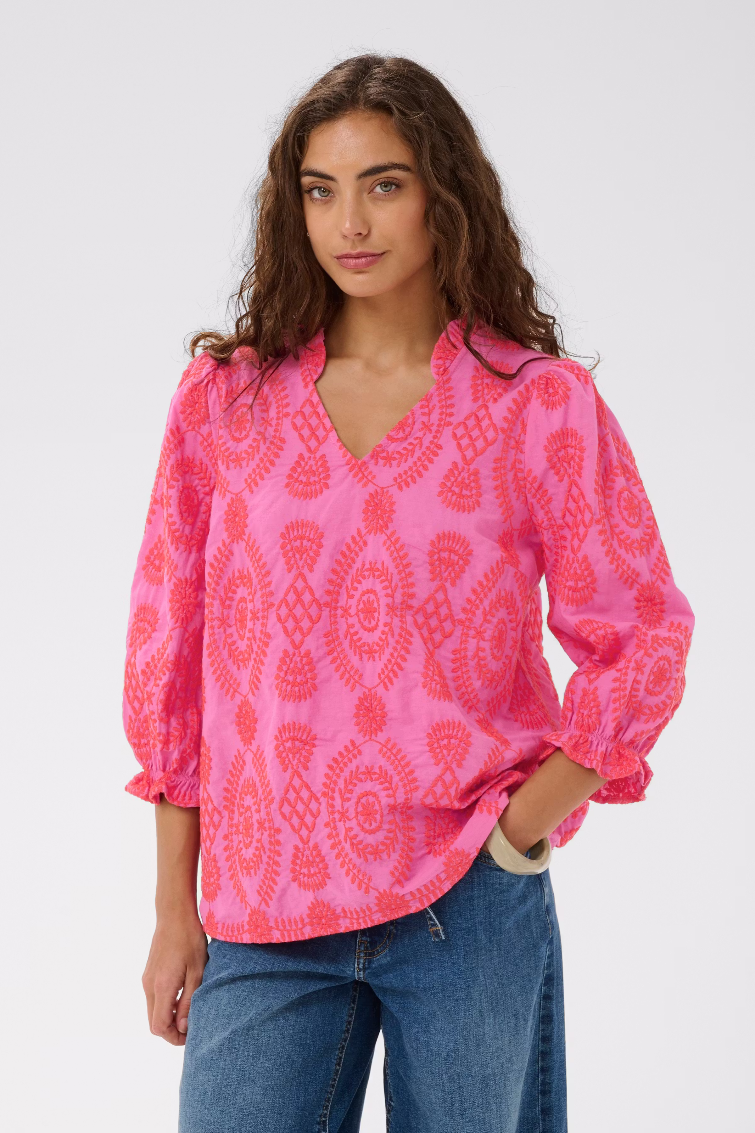 CUtia Bluse LOOKBOOK FRONT 50109439-152718