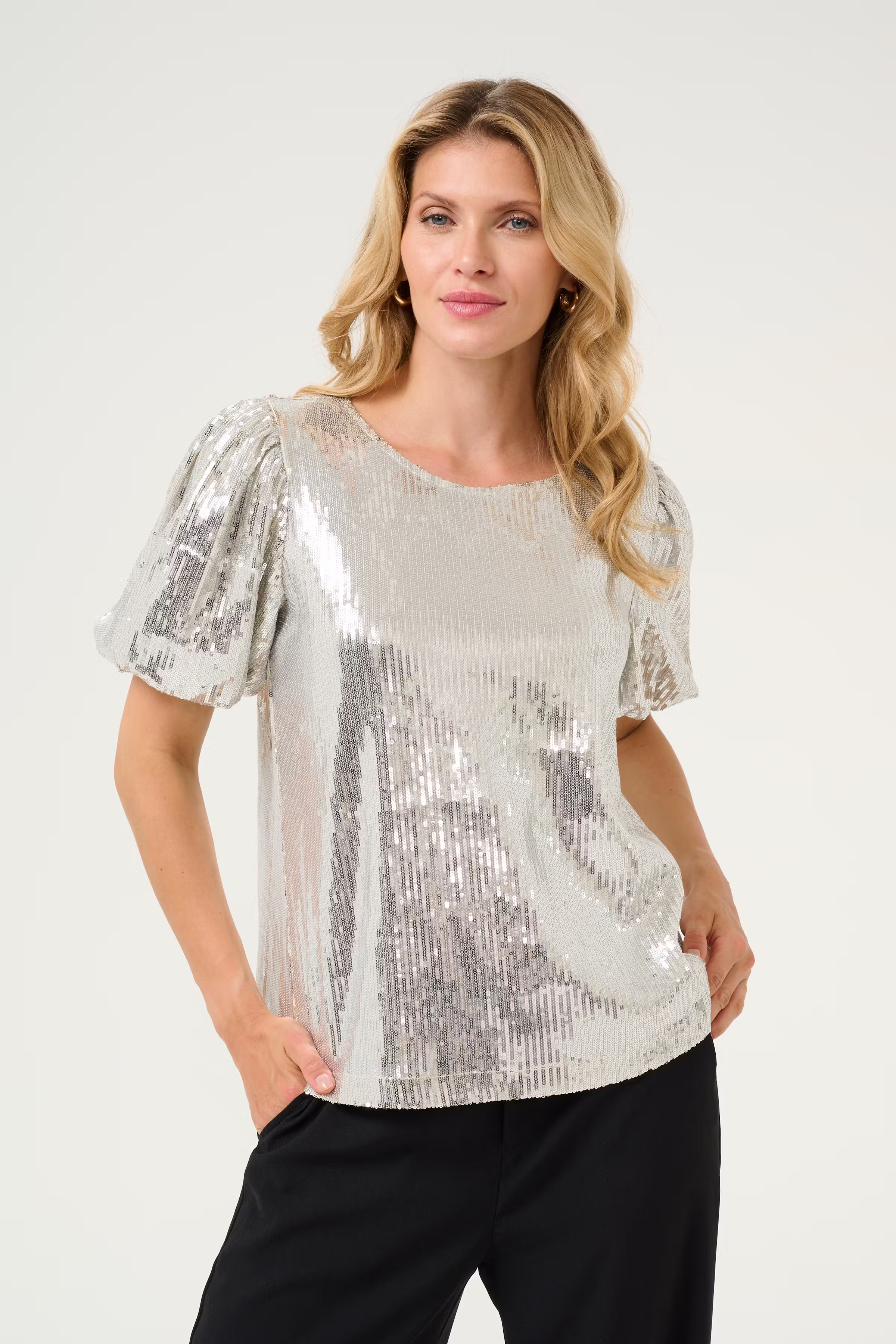 CRFesti Blouse à paillettes LOOKBOOK FRONT 10613636-107422