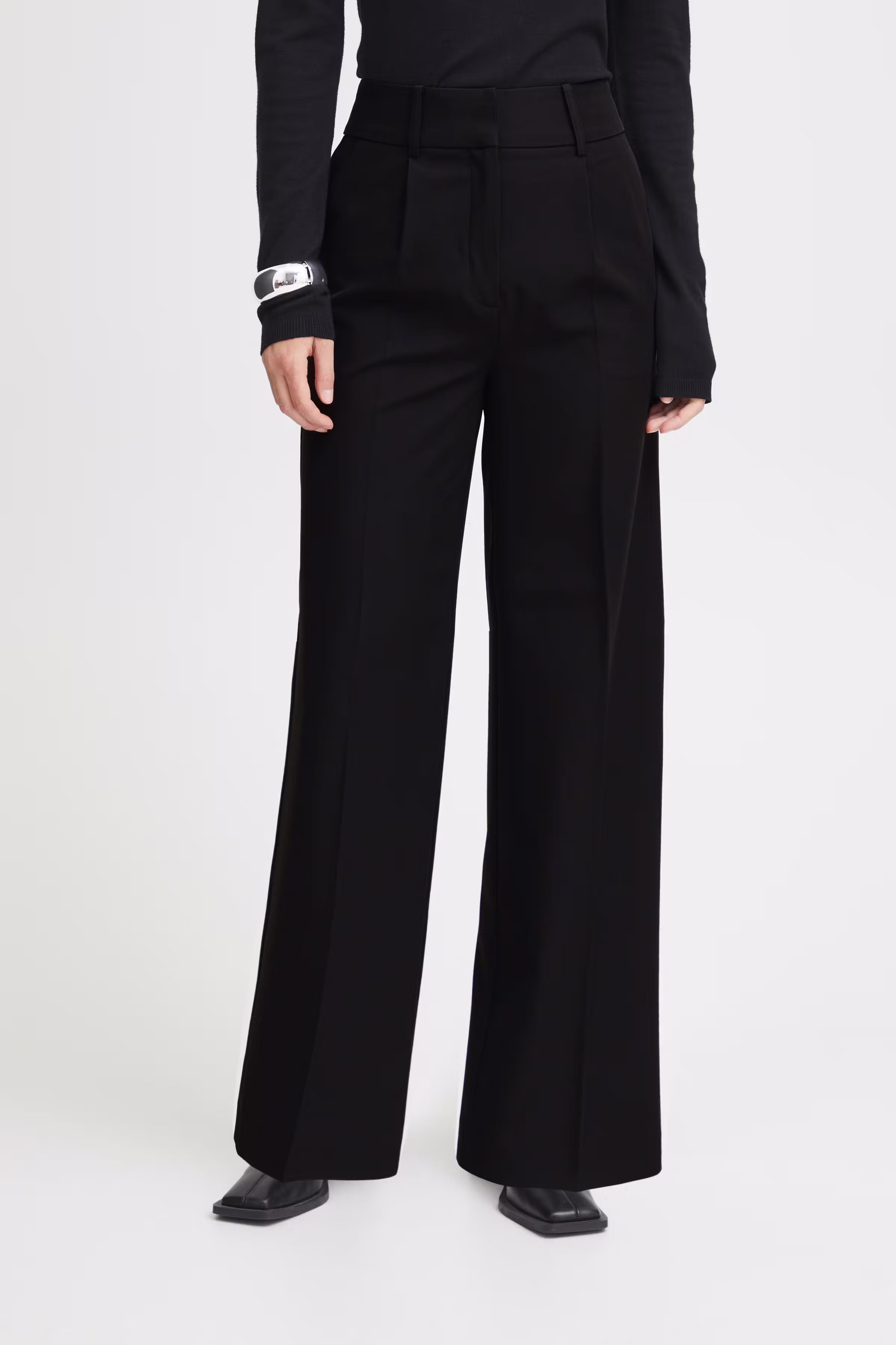 IHLEXI Hose LOOKBOOK FRONT 20118085-194008