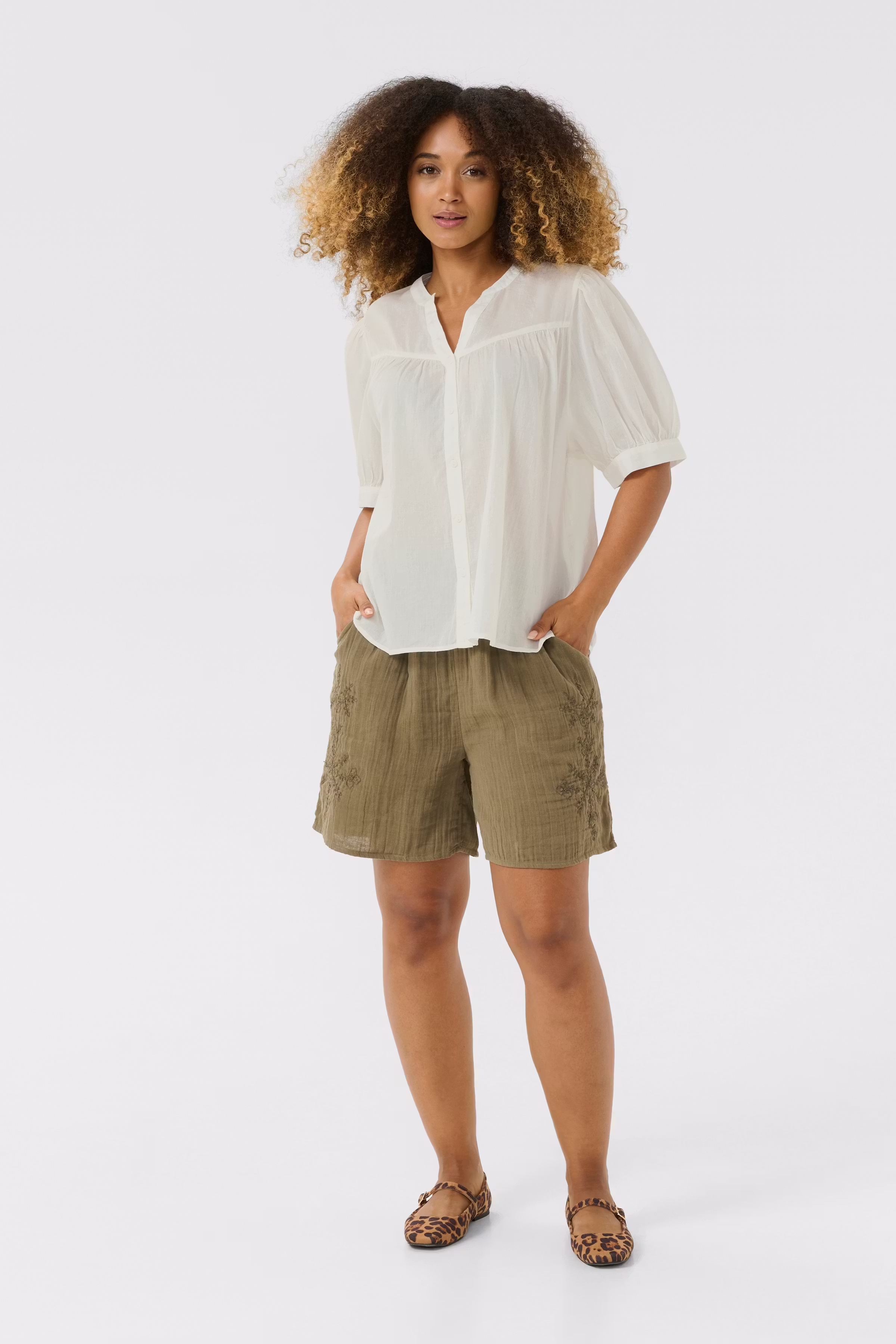 CUcybelle Shirt LOOKBOOK FRONT 50111930-500013